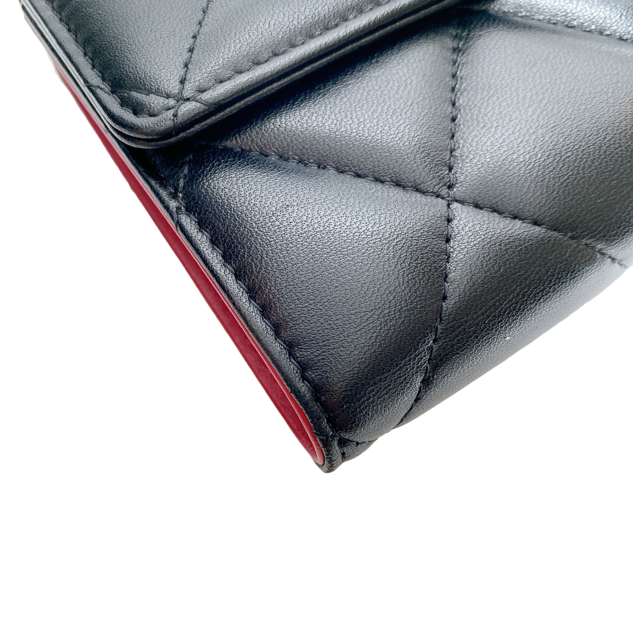 CHANEL 19 FLAP SHORT WALLET