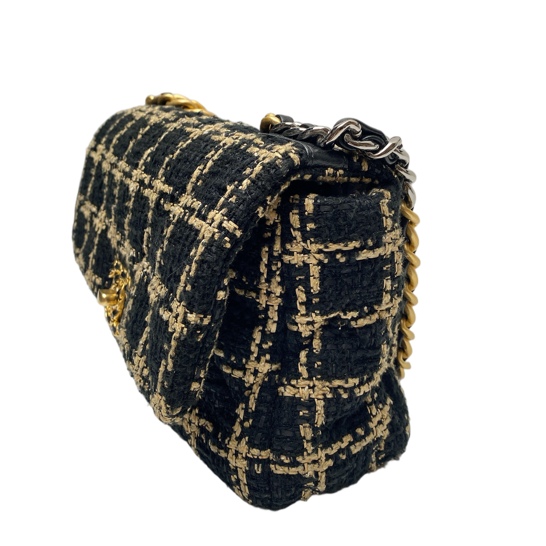 CHANEL 19 TWEED FLAP