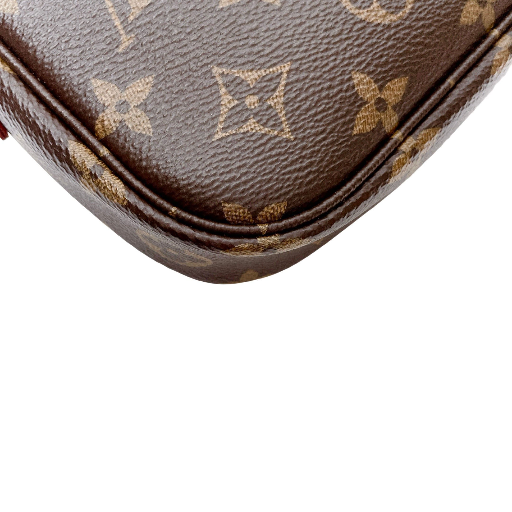 LV IVY WALLET ON CHAIN