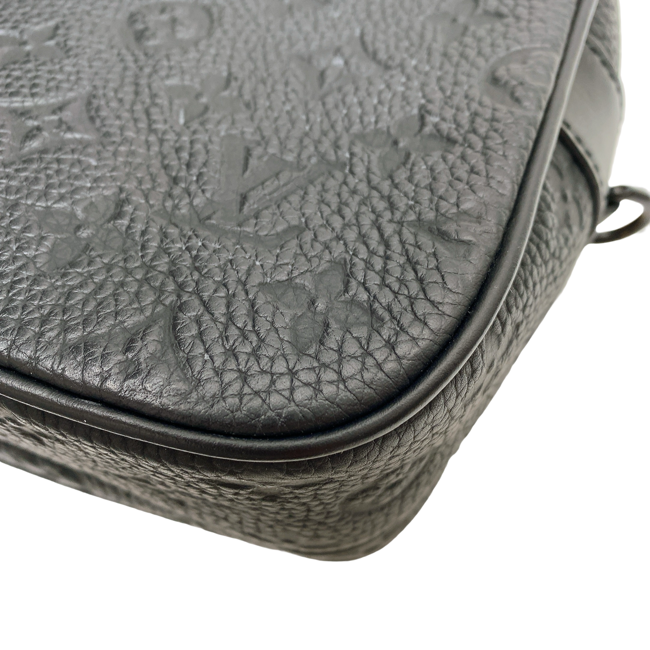 LV S LOCK MESSENGER