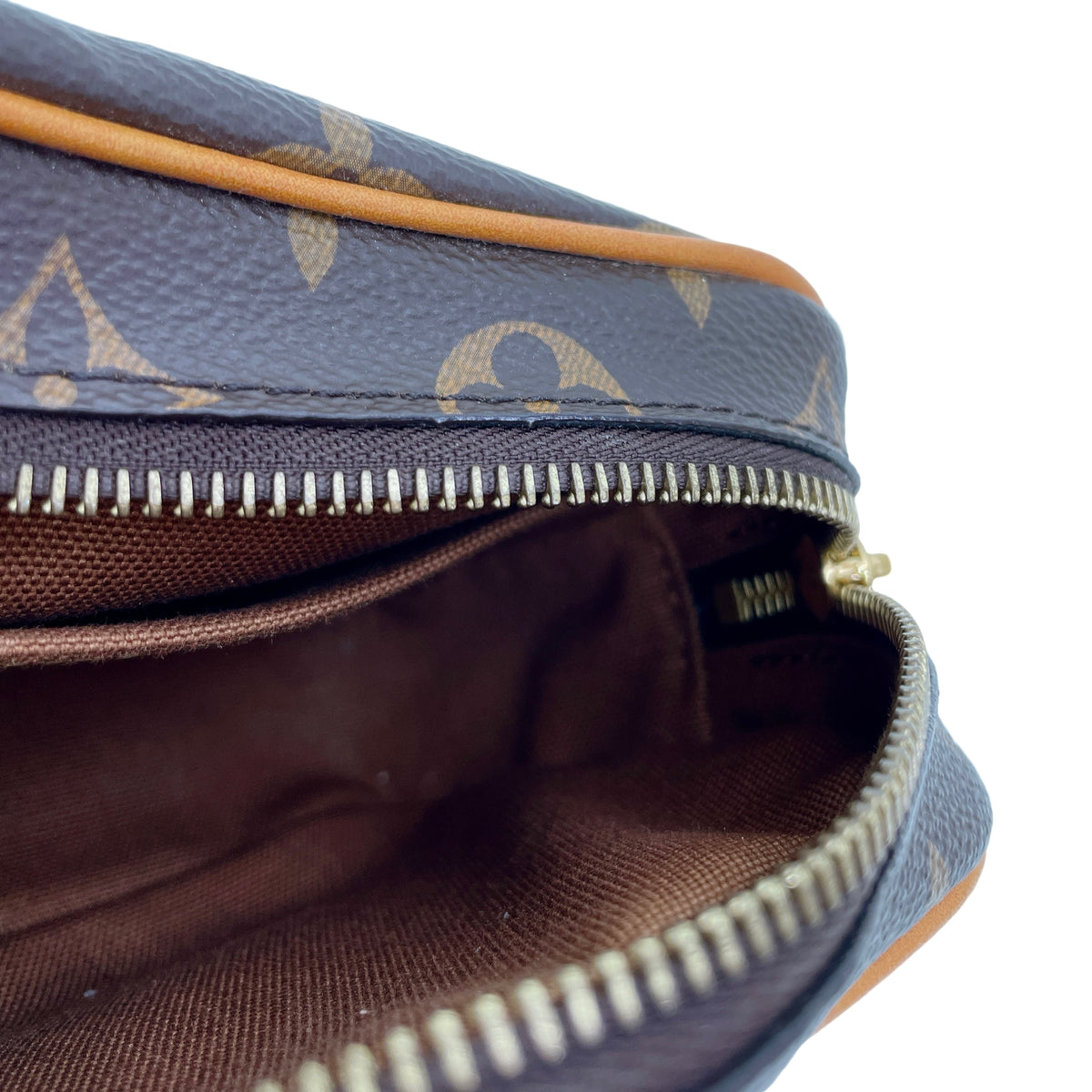 LV TROCADÉRO WEARABLE WALLET