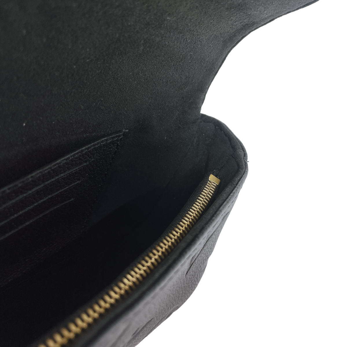 LV IVY WALLET ON CHAIN