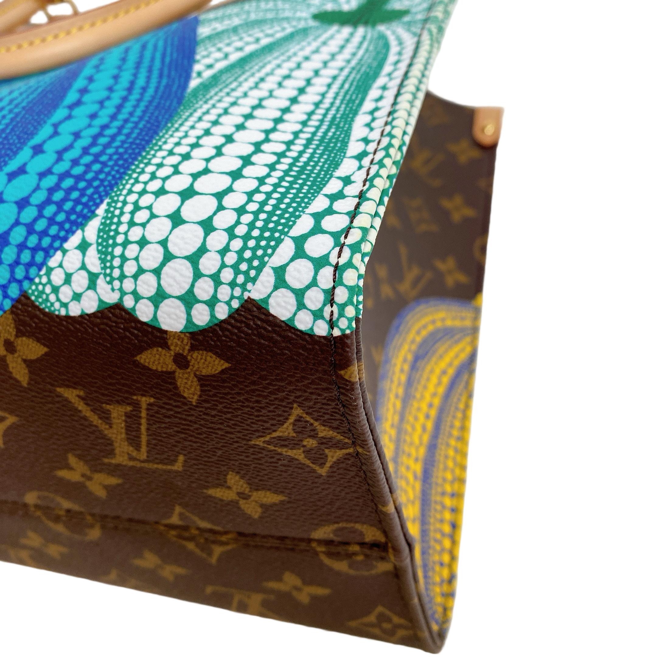 LV ONTHEGO MM (YAYOI KUSAMA)