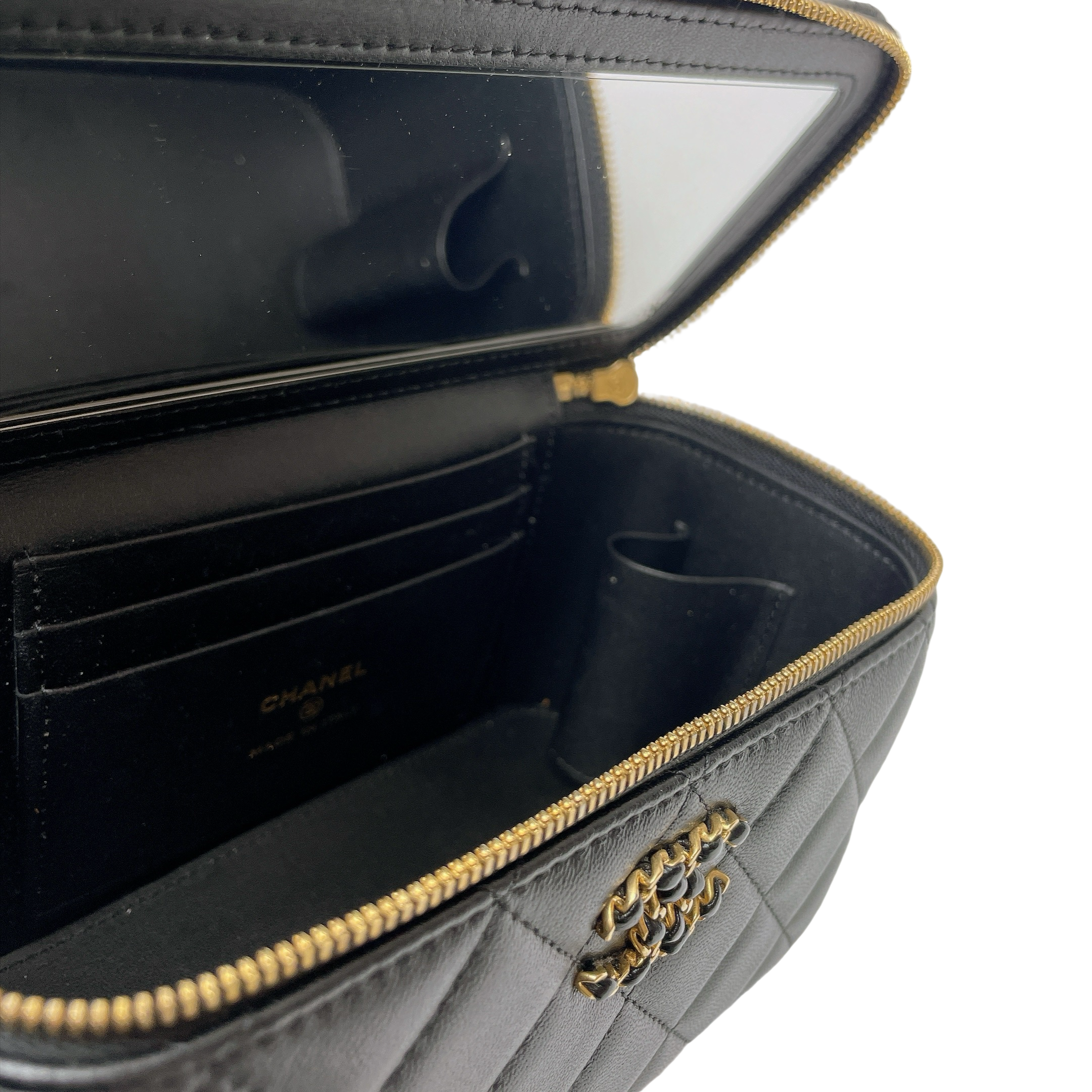 CHANEL VANITY WITH CHAIN TOP HANDLE