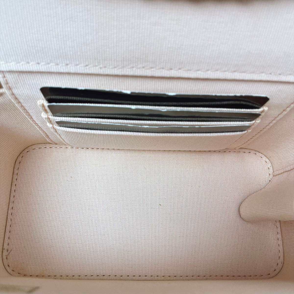CHANEL VANITY CASE WITH CHAIN