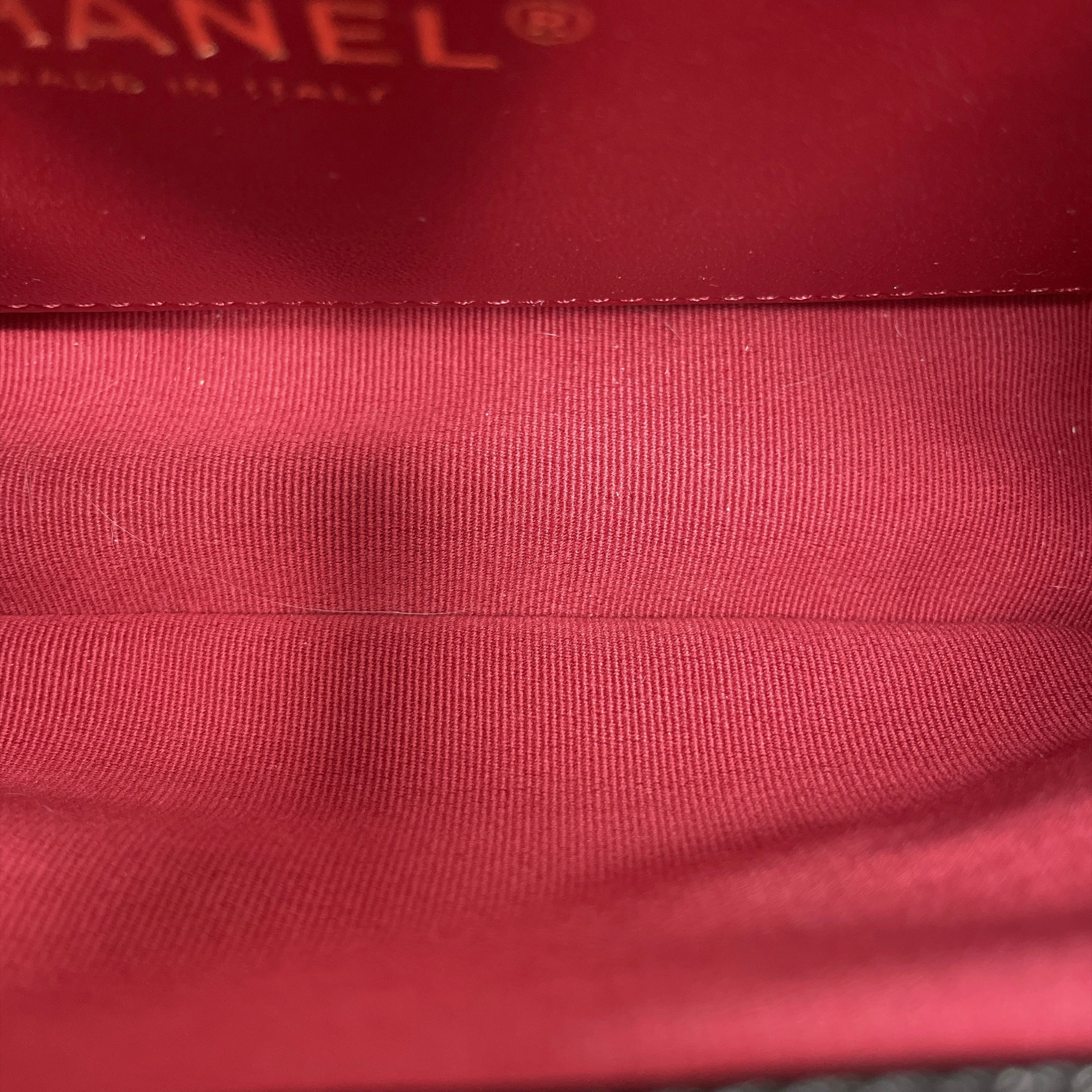 CHANEL WAVY CC HOBO SMALL