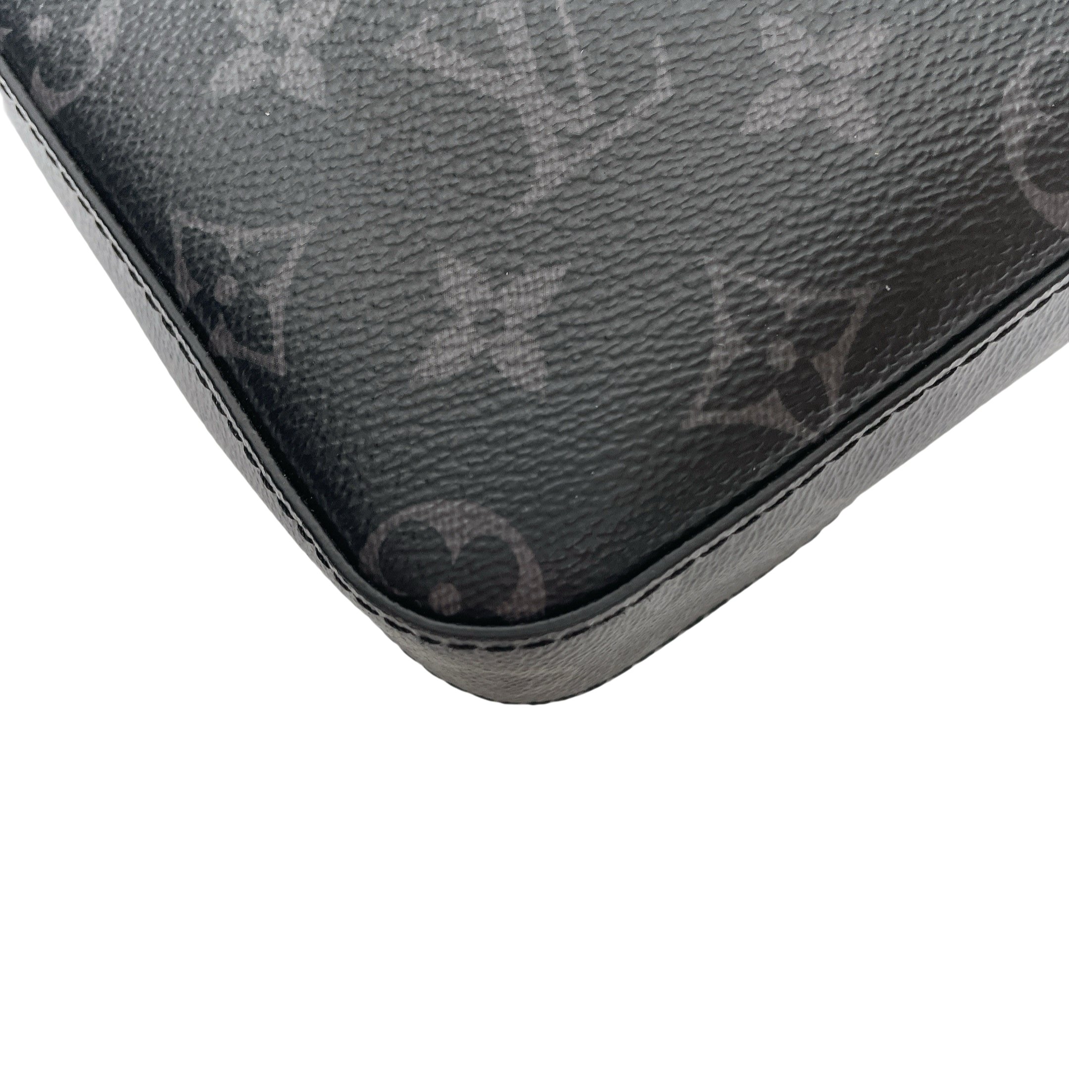 LV TRIO MESSENGER