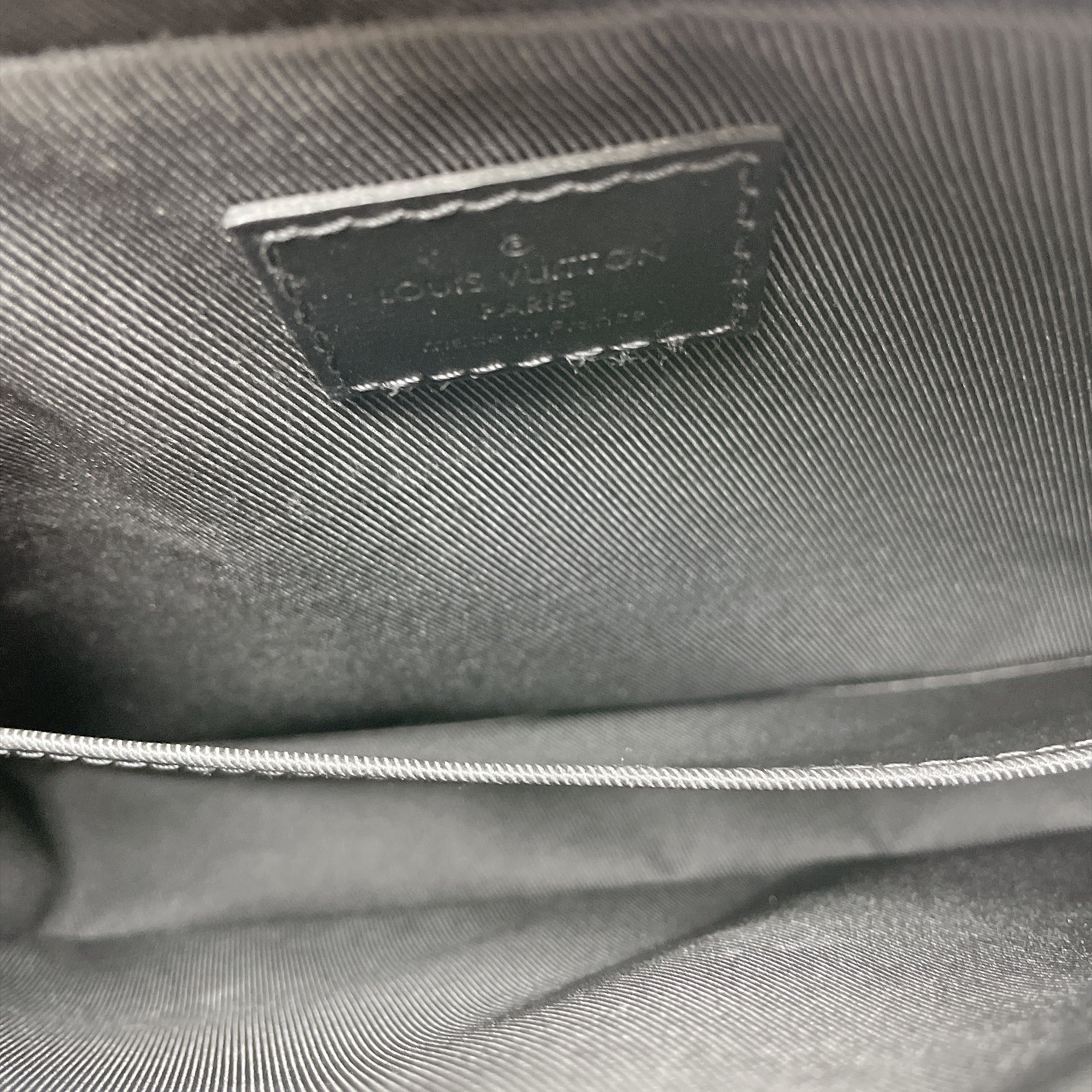 LV TRIO MESSENGER