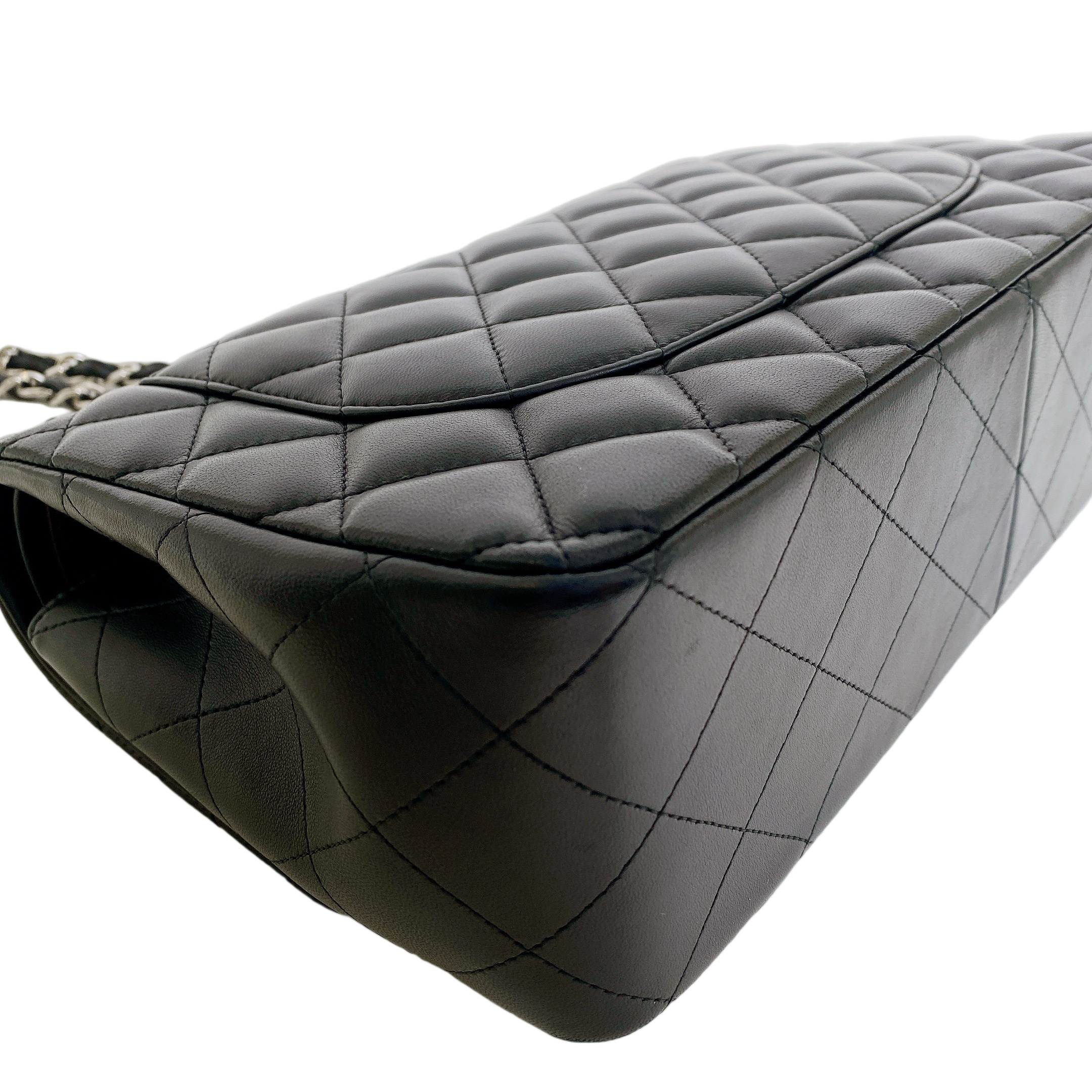 CHANEL CLASSIC FLAP JUMBO