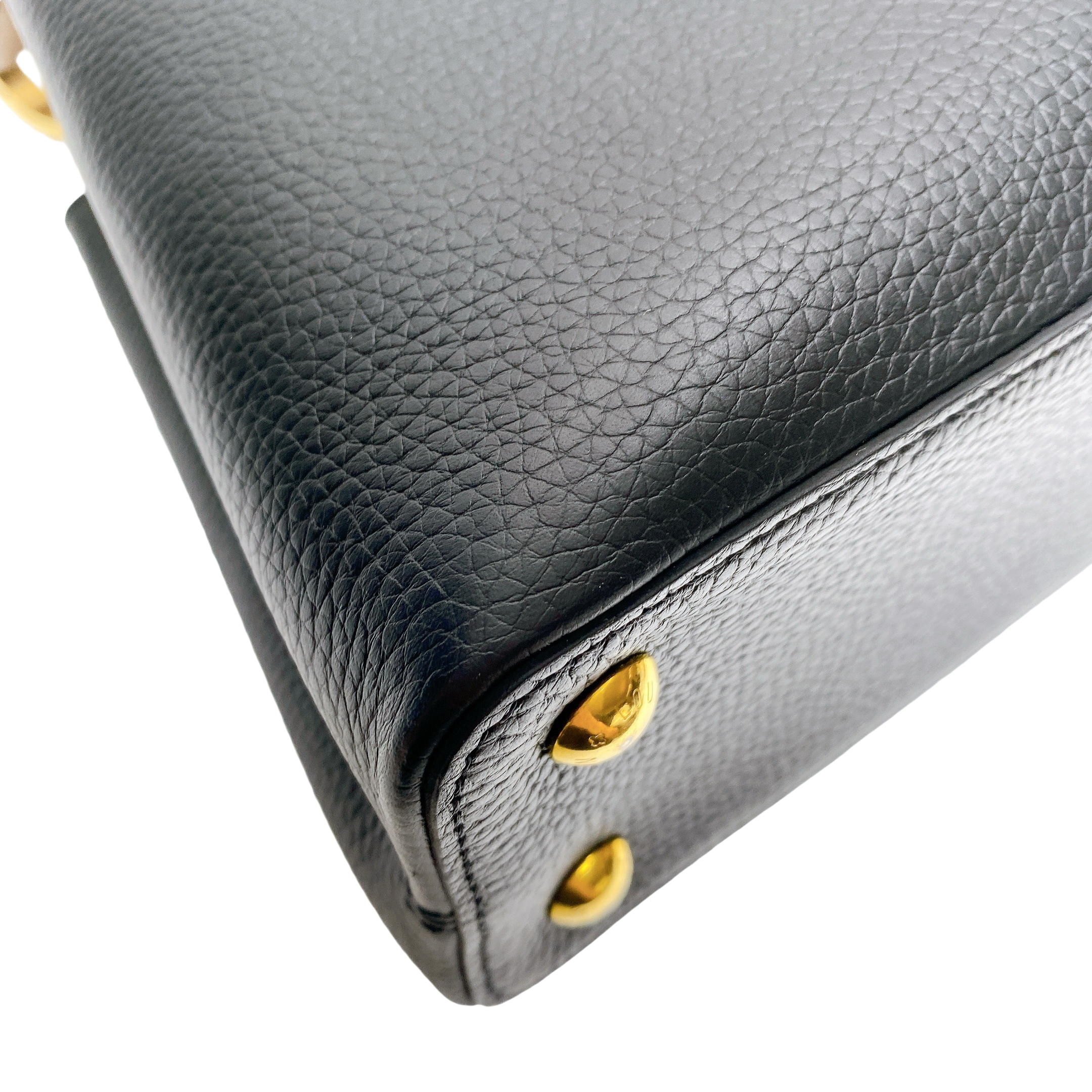 LV CAPUCINES MM