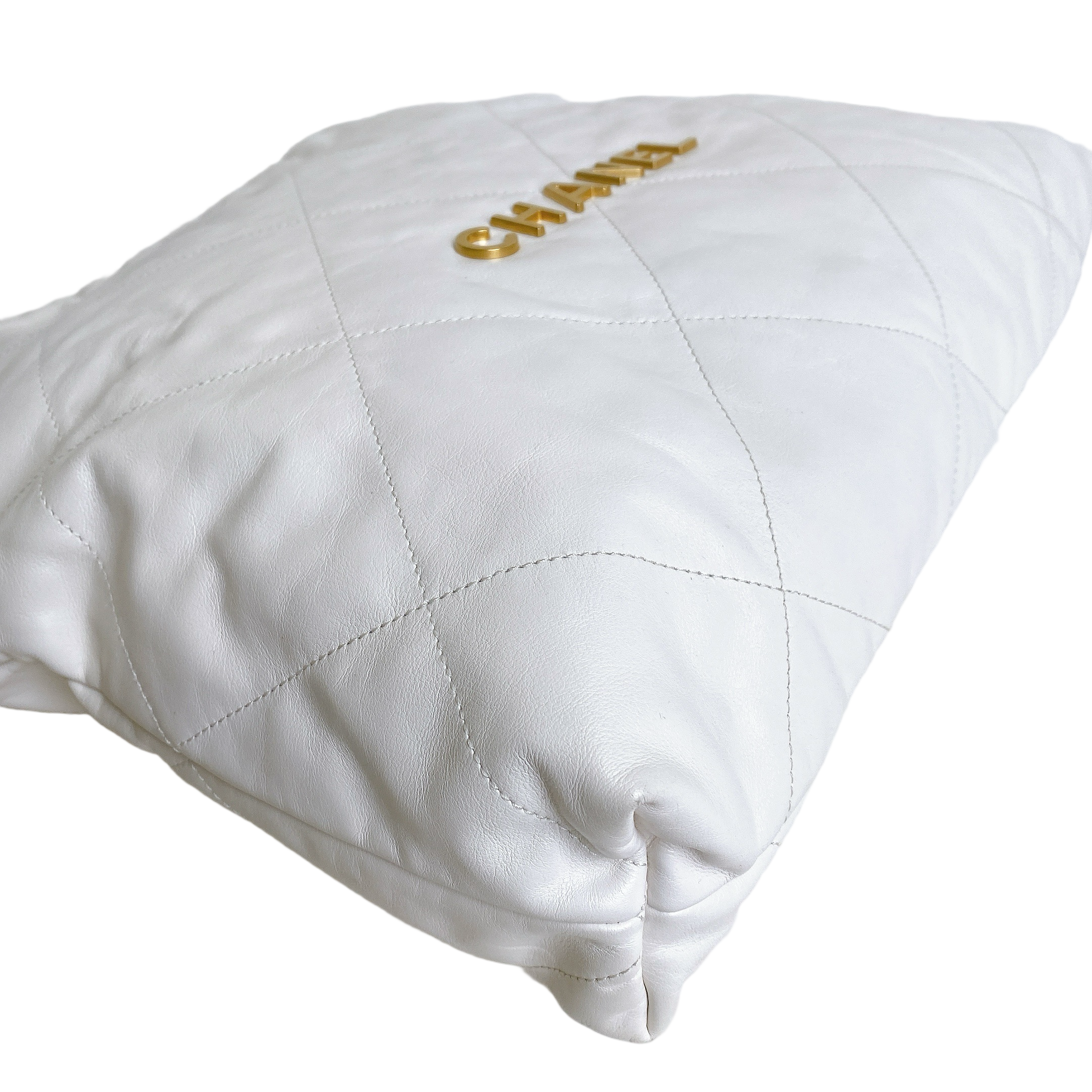 CHANEL 22 LARGE WHITE