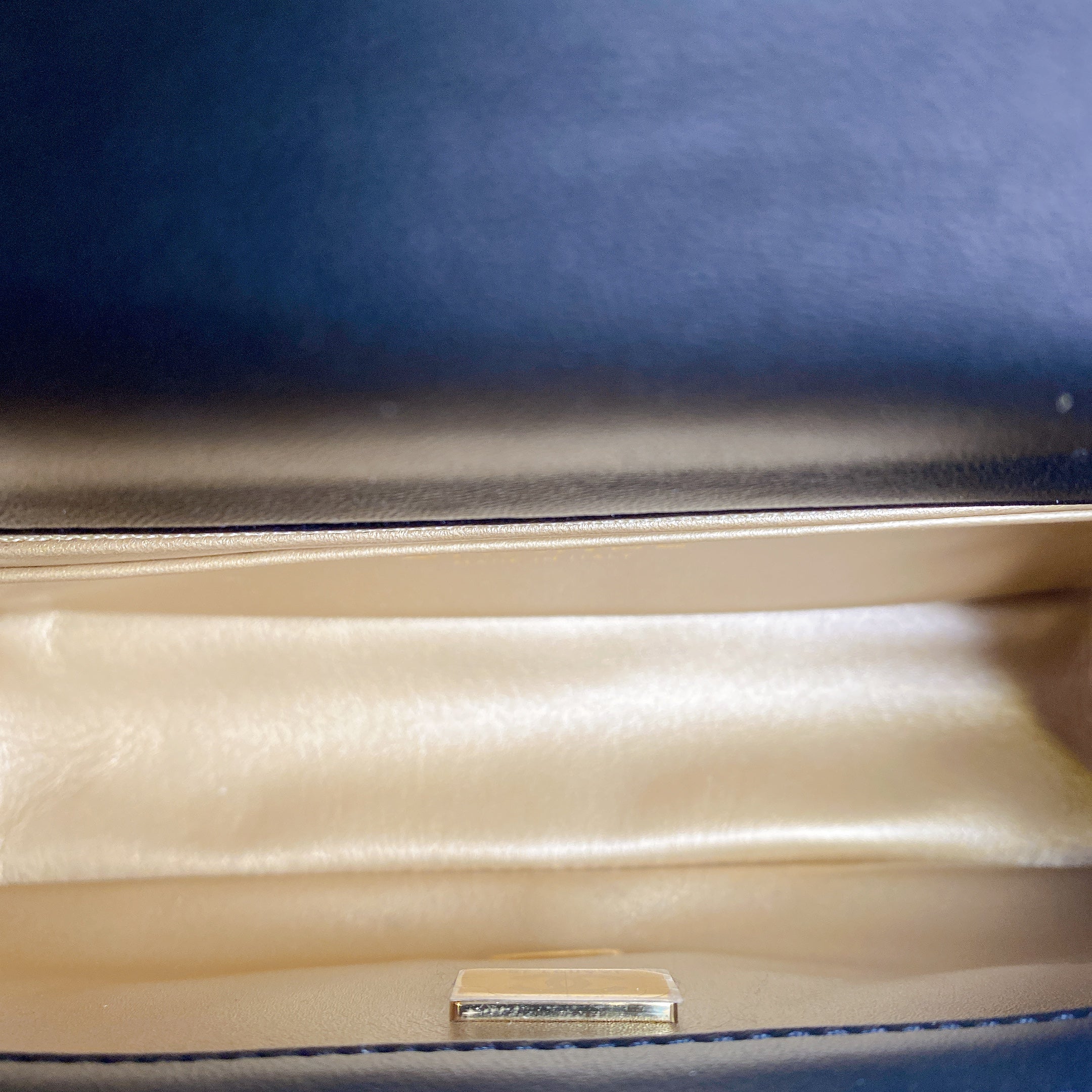 CHANEL CF RECTANGULAR PEARL CRUSH