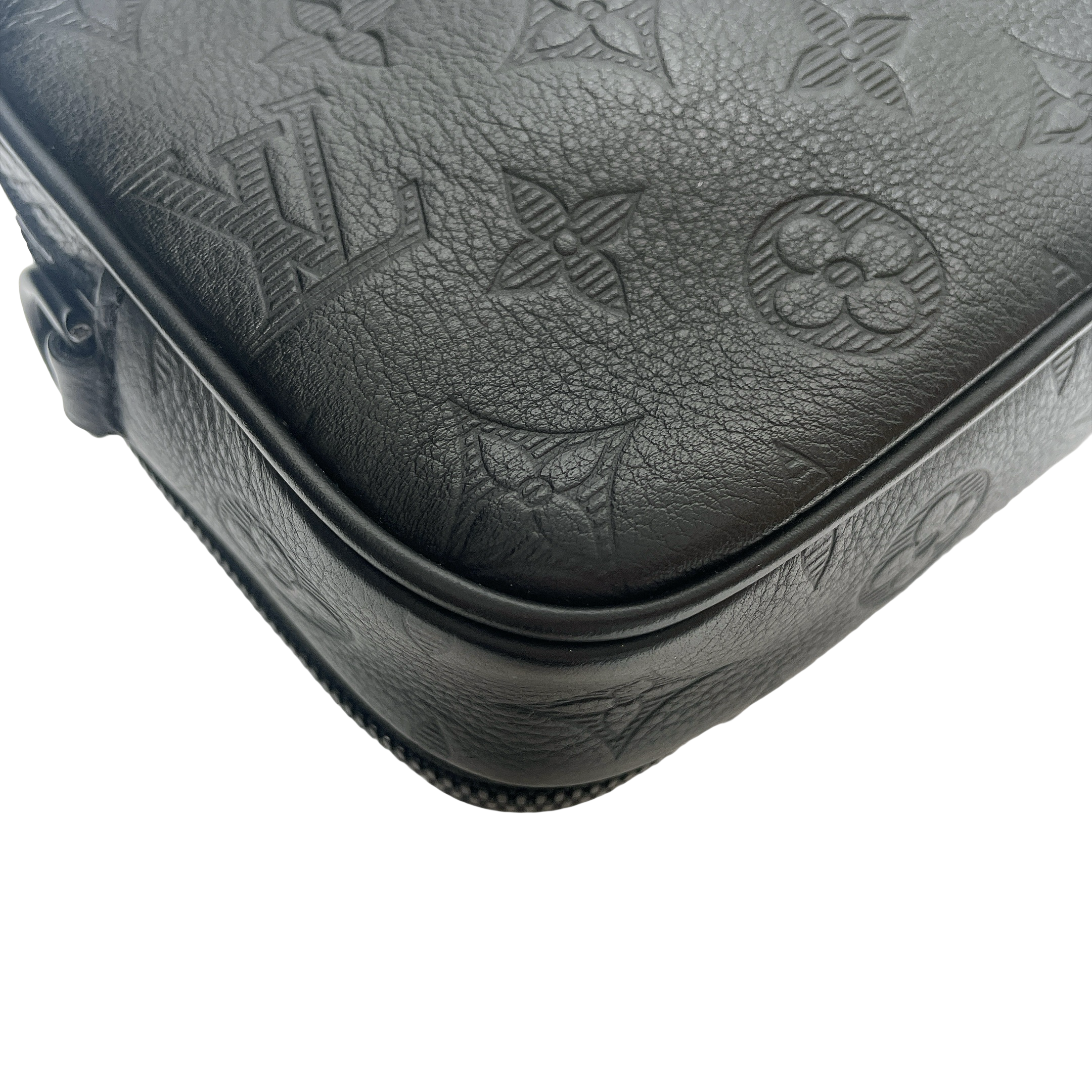 LV ALPHA WEARABLE WALLET