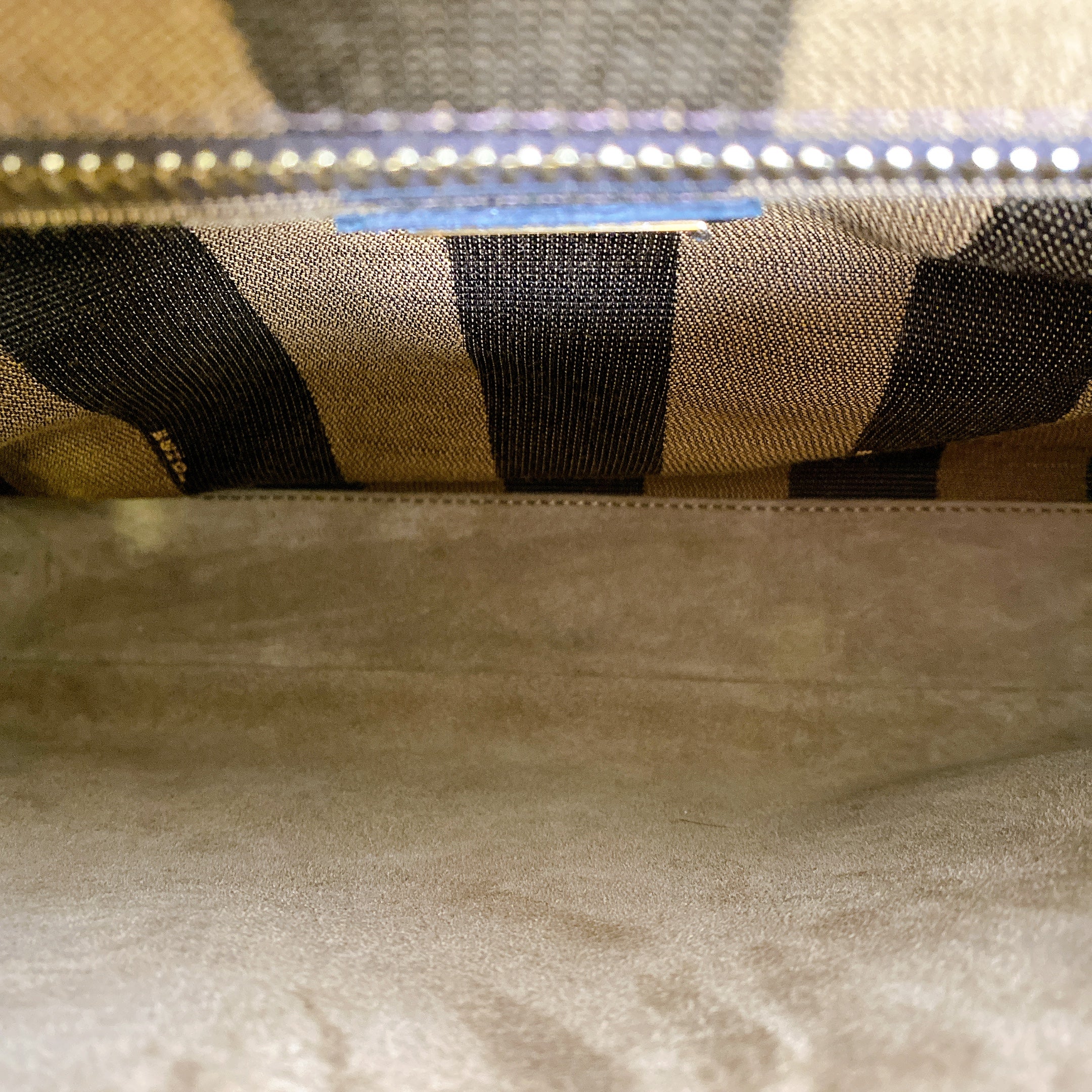 FENDI PEEKABOO MEDIUM IN BLACK