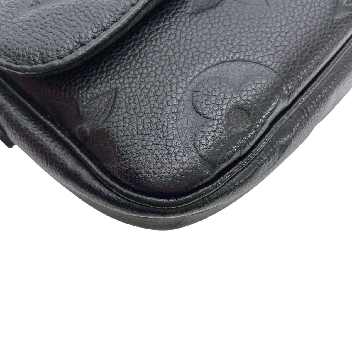LV IVY WALLET ON CHAIN