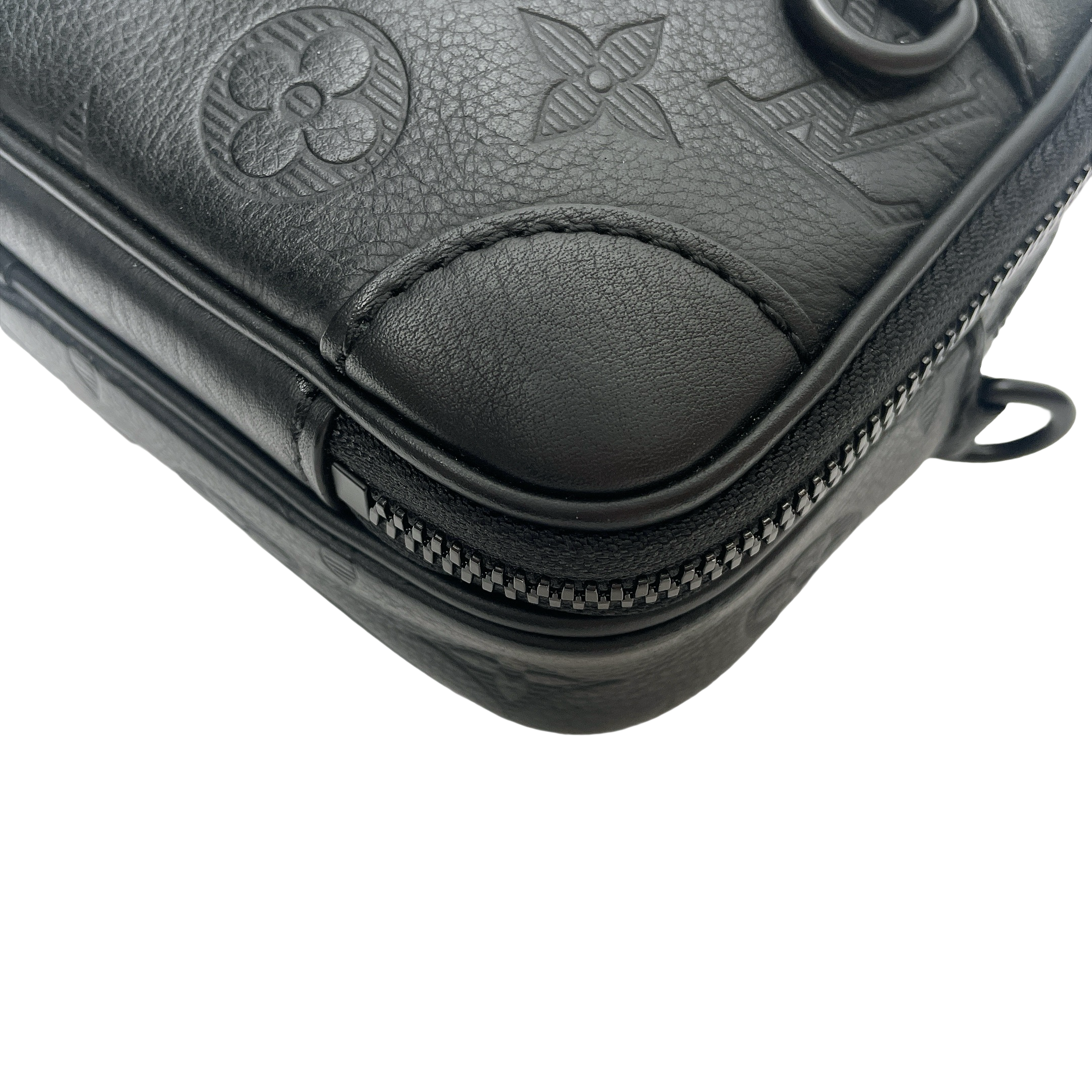 LV ALPHA WEARABLE WALLET