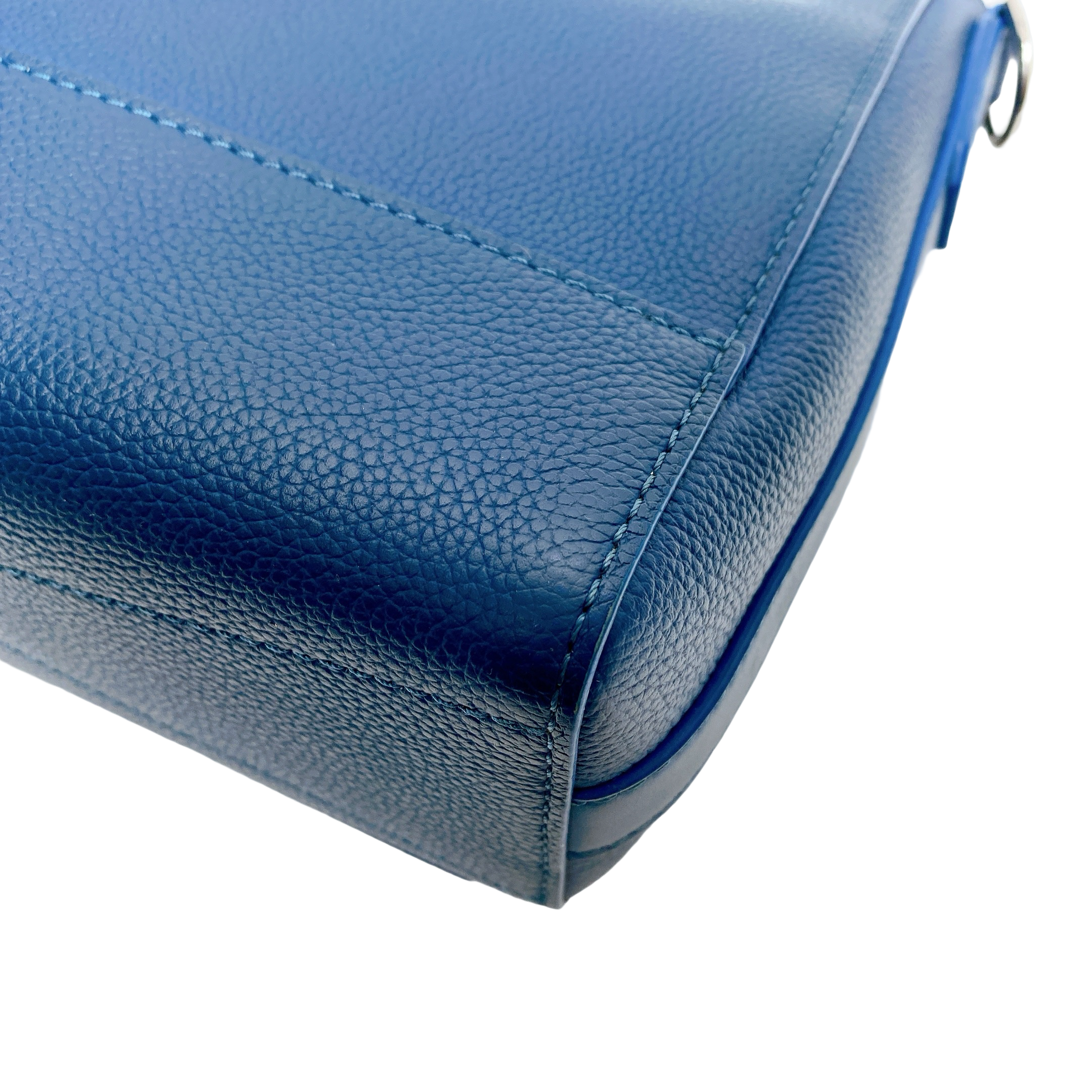 LV TAKE OFF MESSENGER