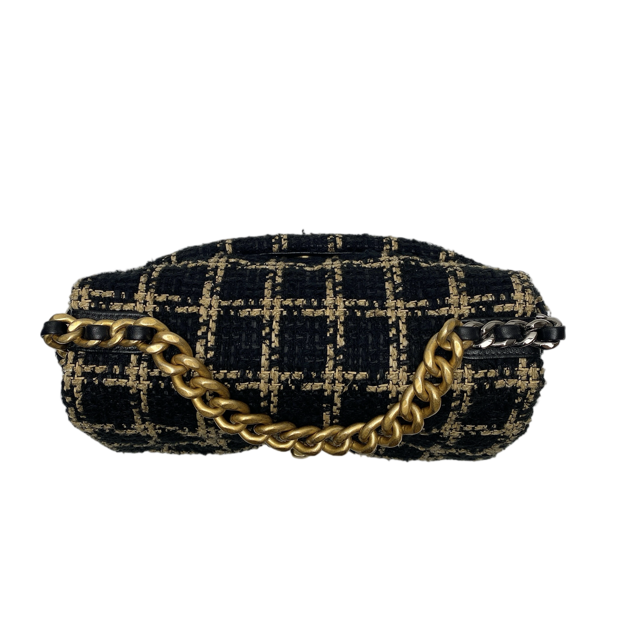 CHANEL 19 TWEED FLAP