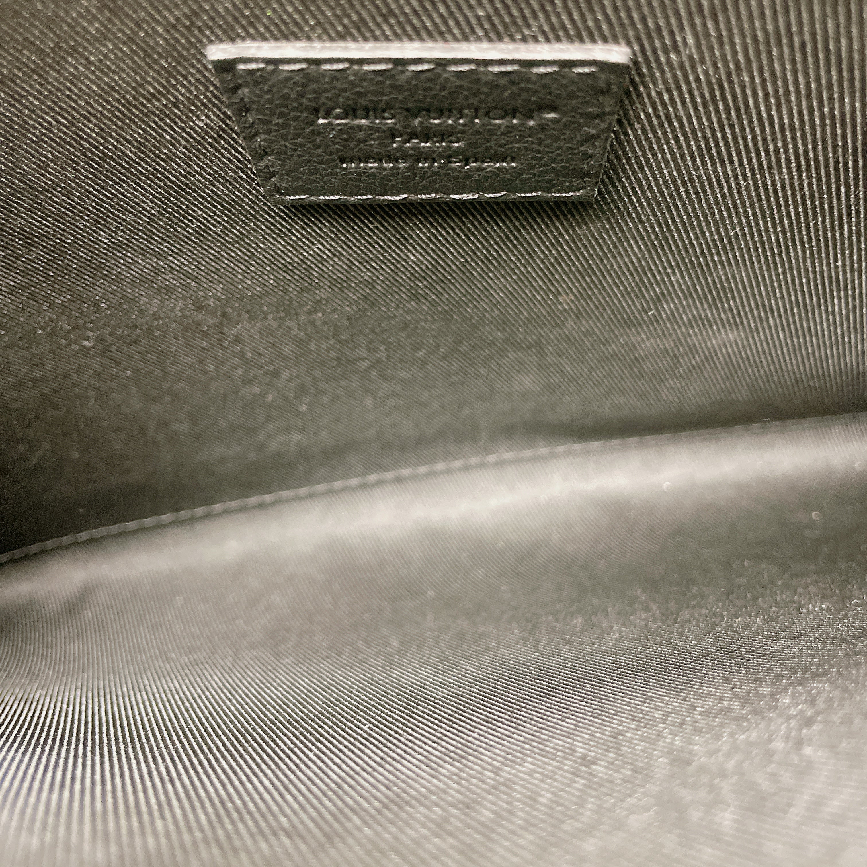 LV POCHETTE TO GO