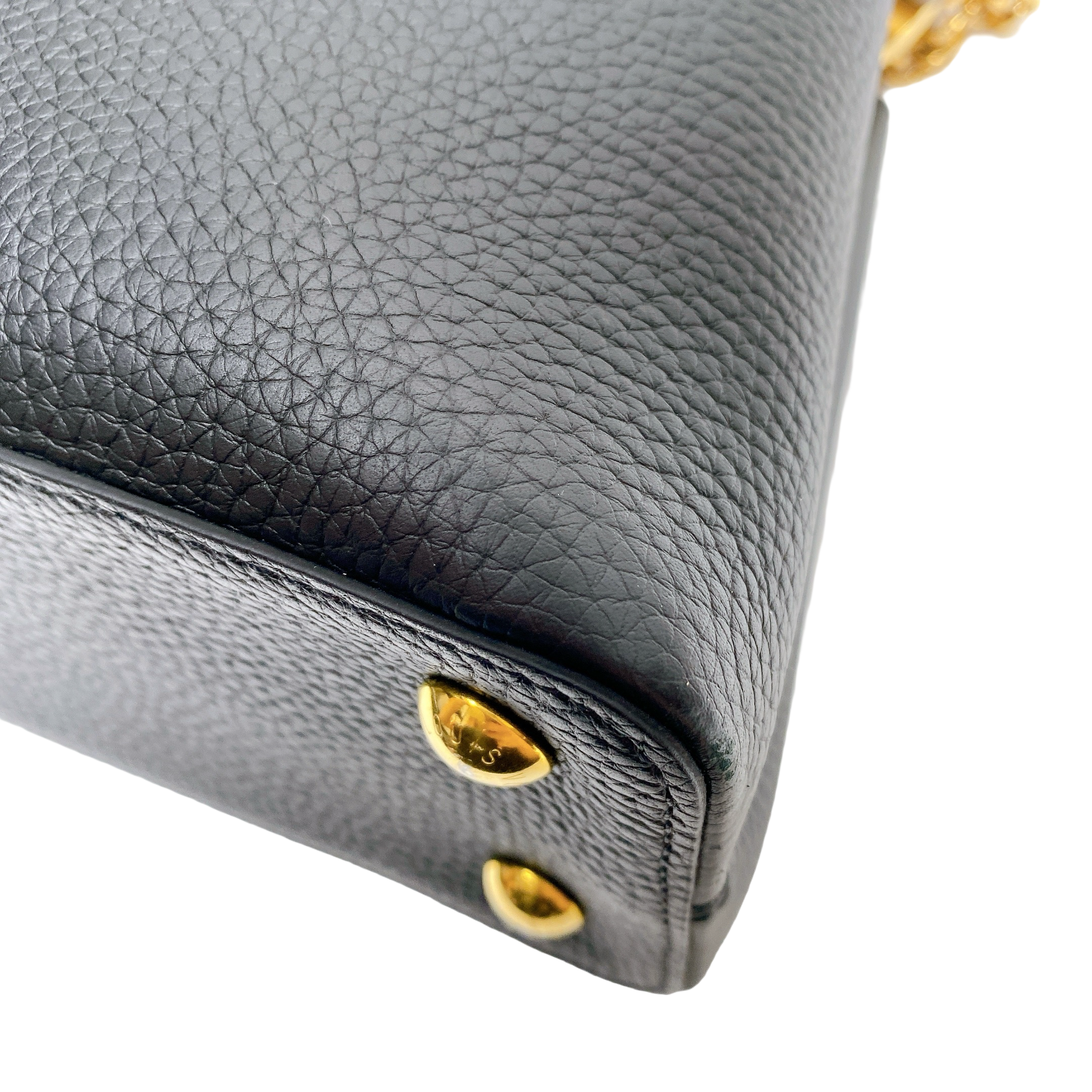 LV CAPUCINES MM