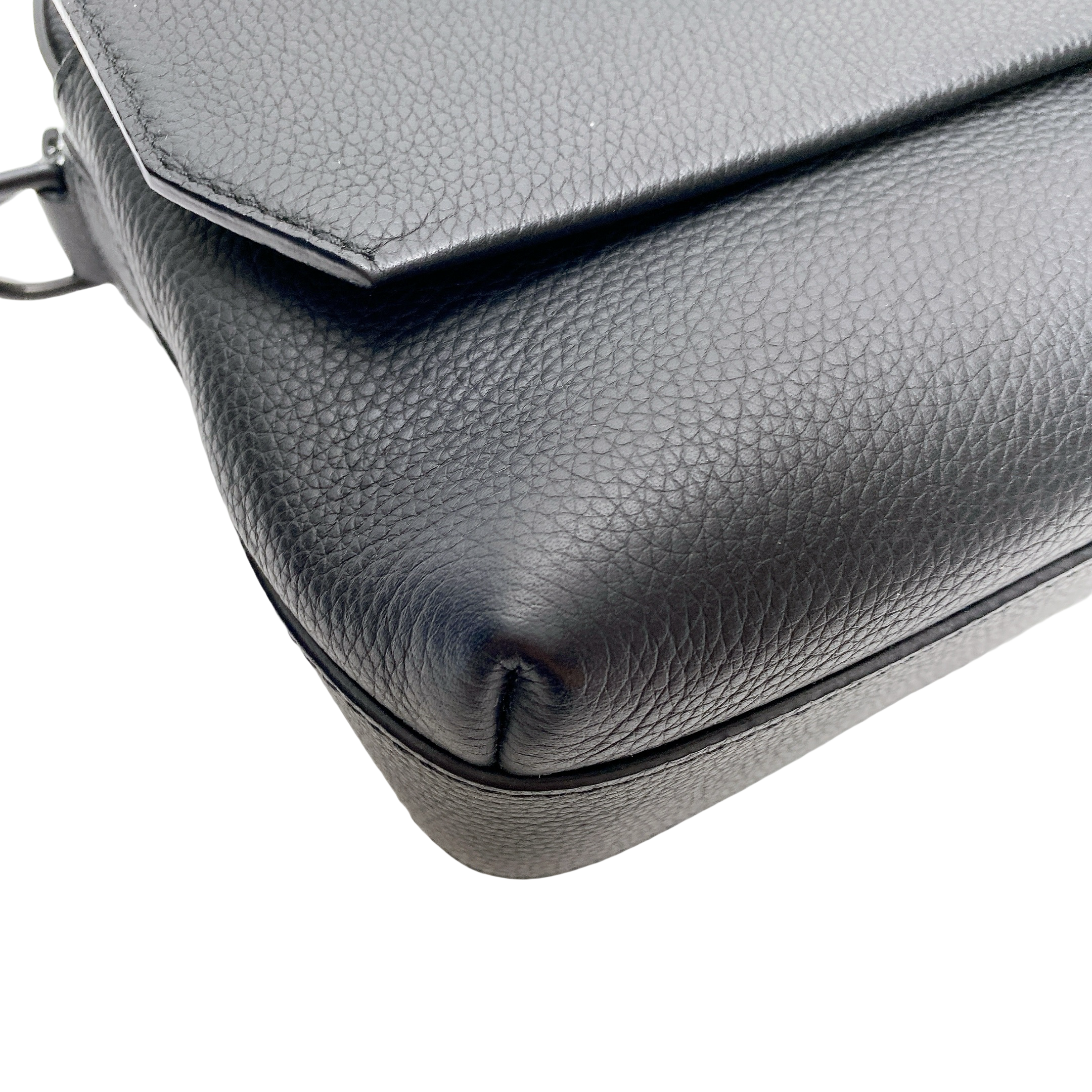 LV  FASTLINE MESSENGER