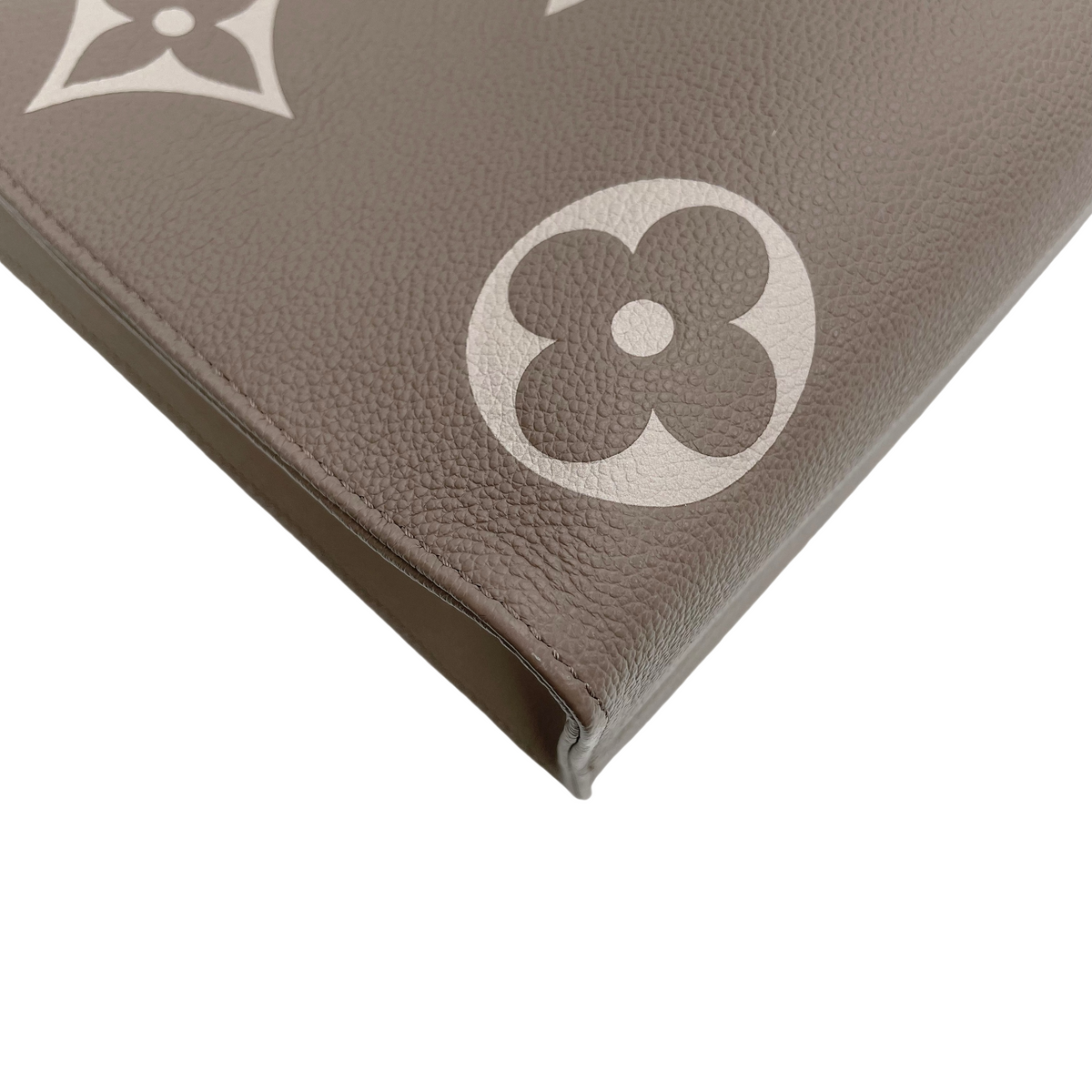 LV ONTHEGO MM GREY