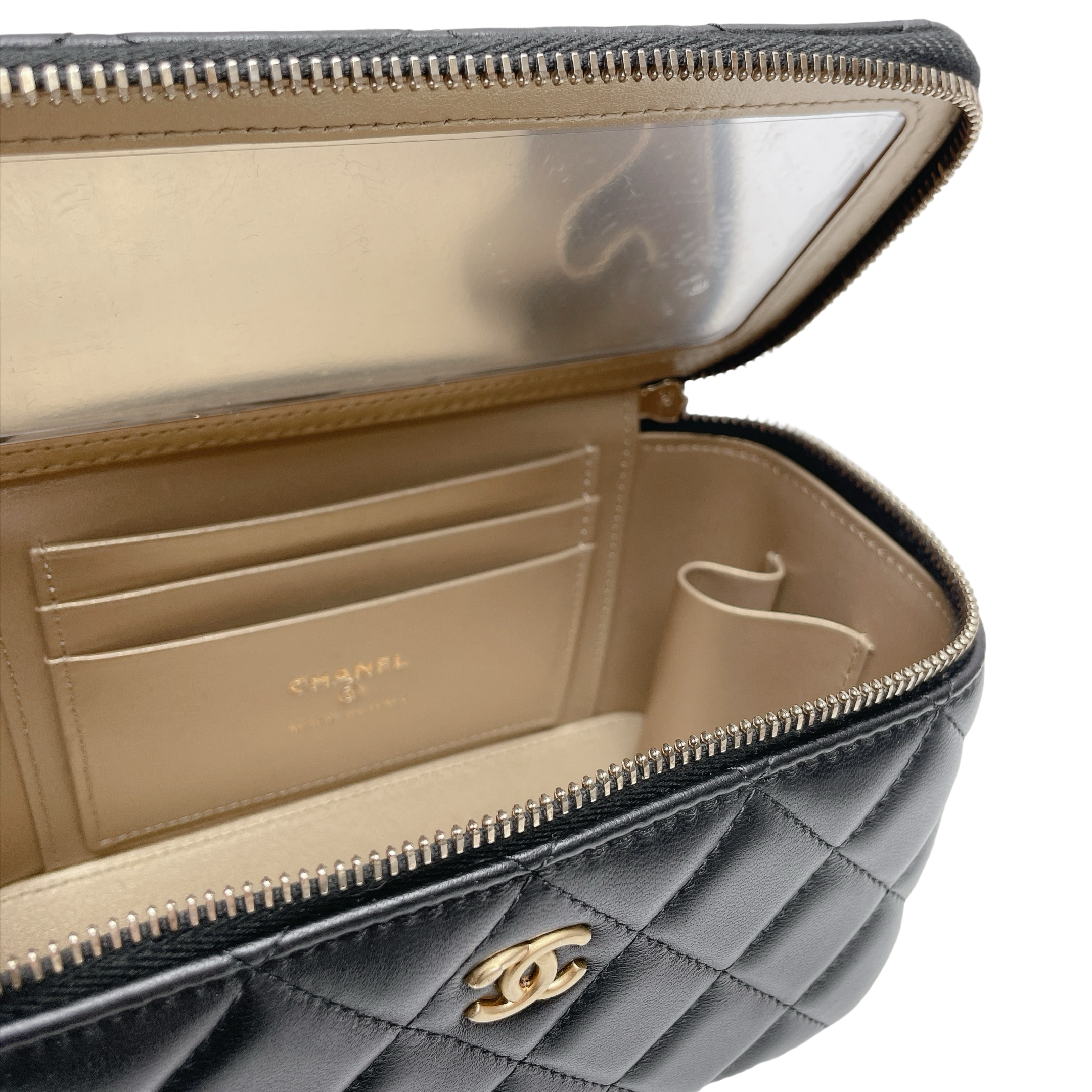 CHANEL VANITY PEARL CRUSH