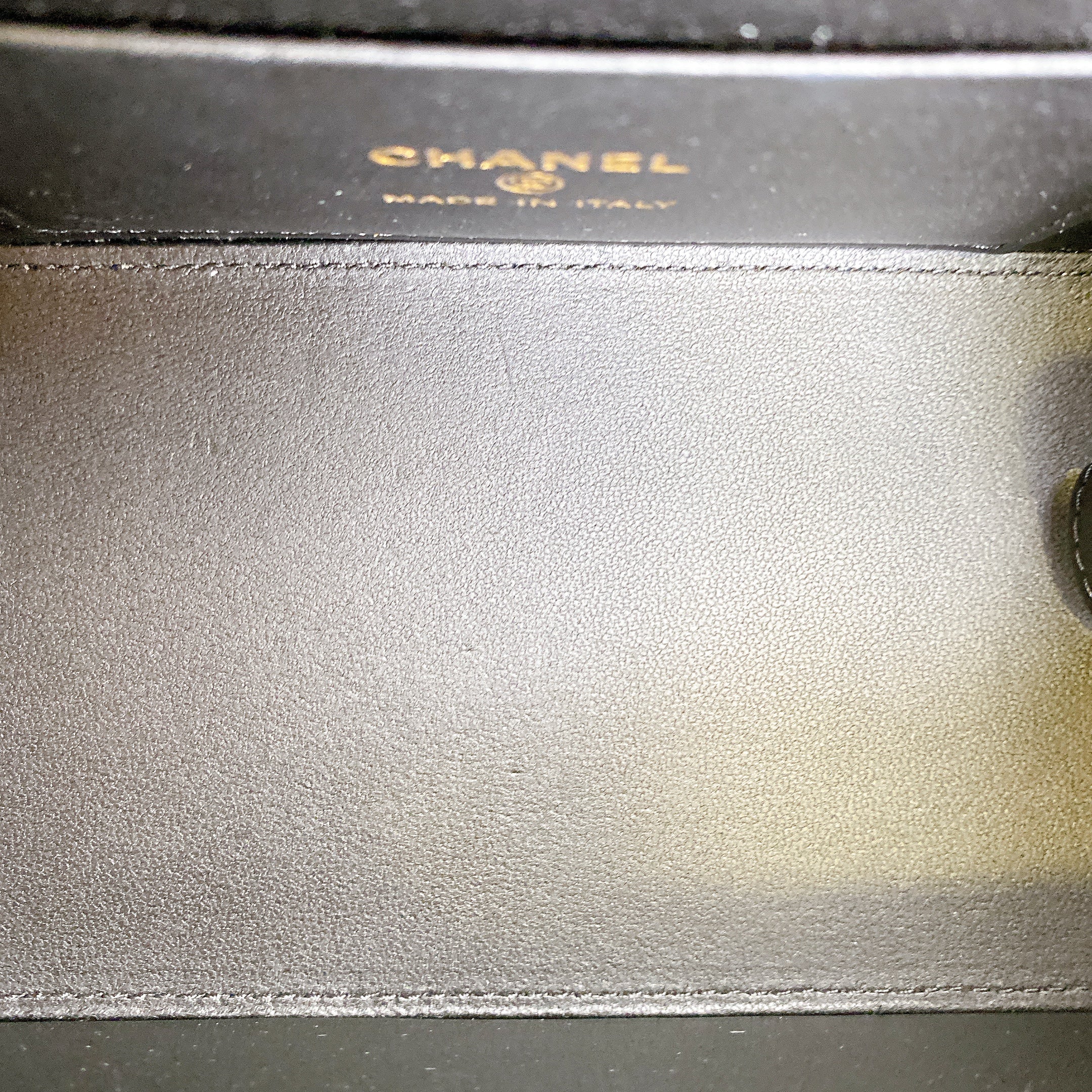 CHANEL VANITY WITH CHAIN TOP HANDLE