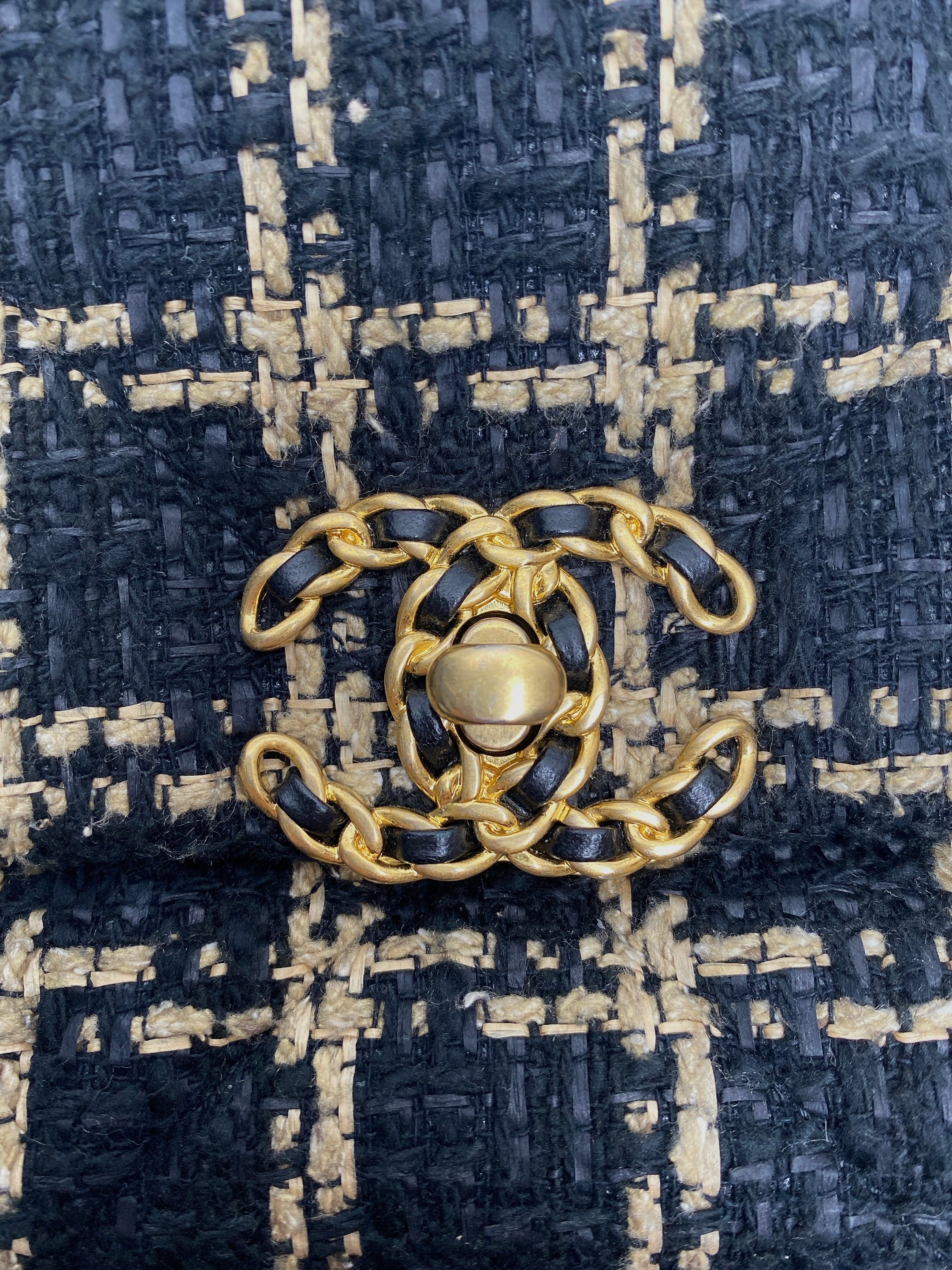 CHANEL 19 TWEED FLAP