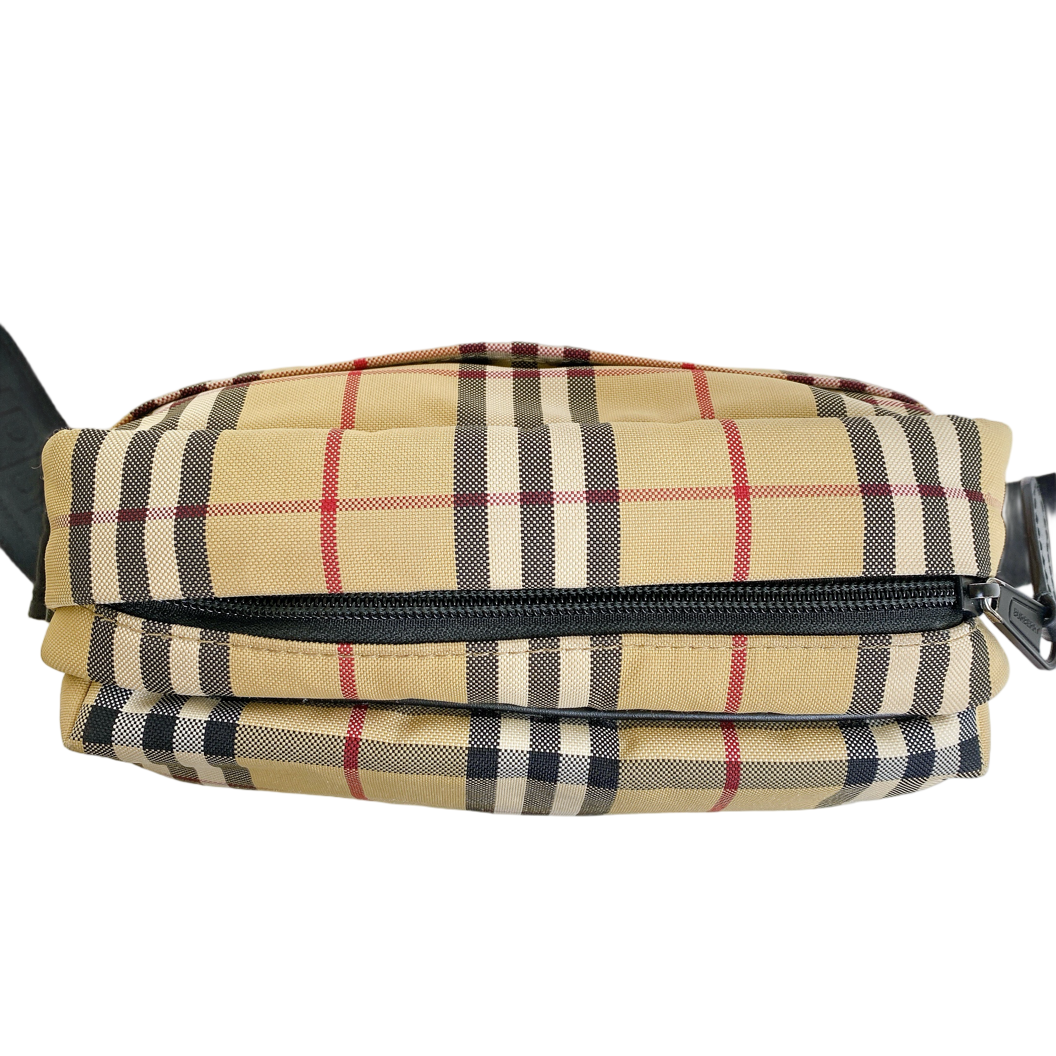BURBERRY SLING BAG