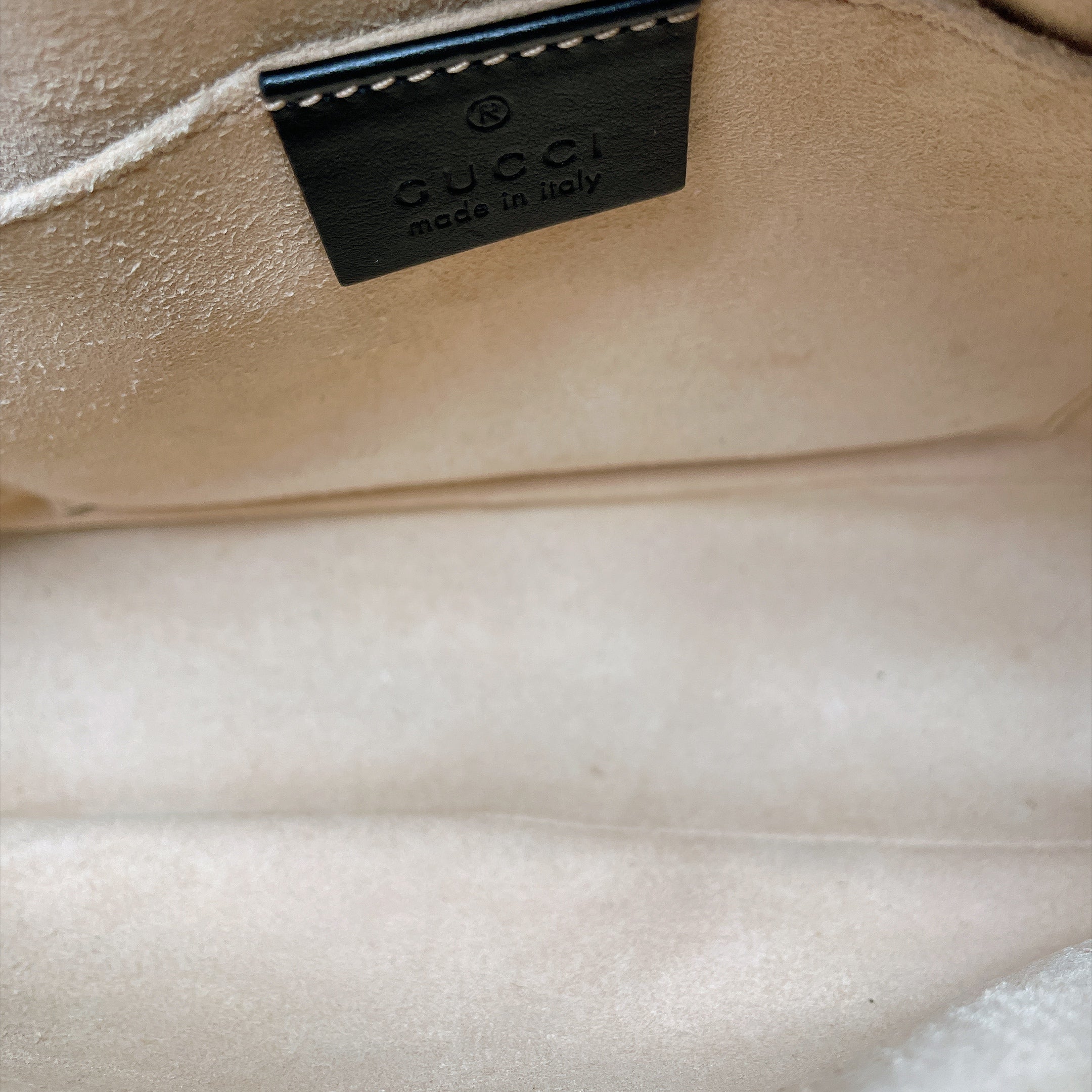 GUCCI MARMONT SMALL CAMERA BAG
