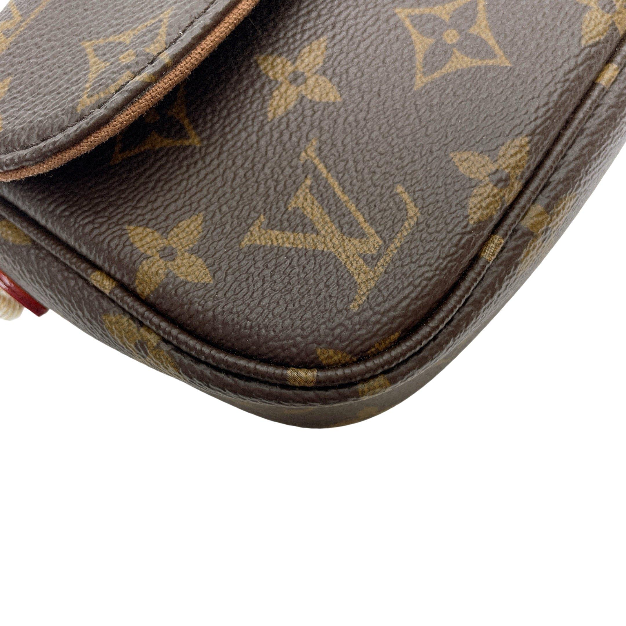 LV IVY WALLET ON CHAIN