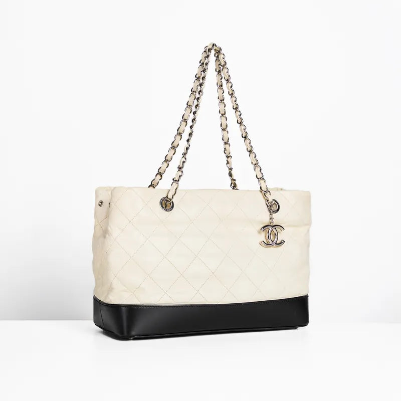 Chanel gabrielle bag black 2025 and white