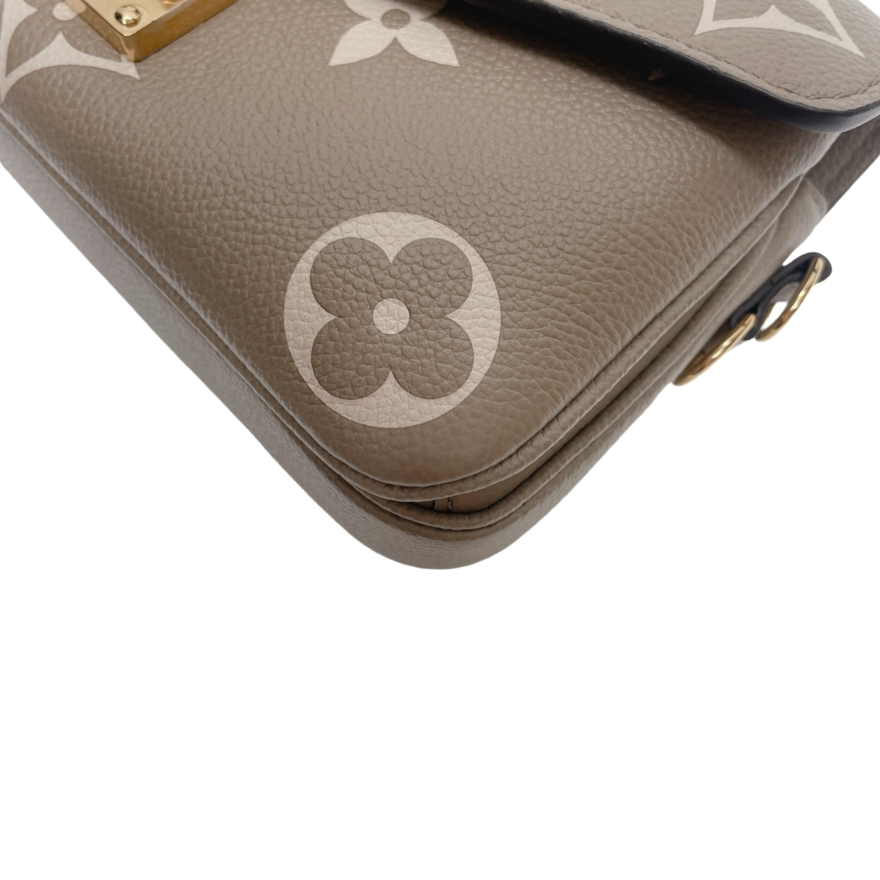 LV POCHETTE MÉTIS EAST WEST