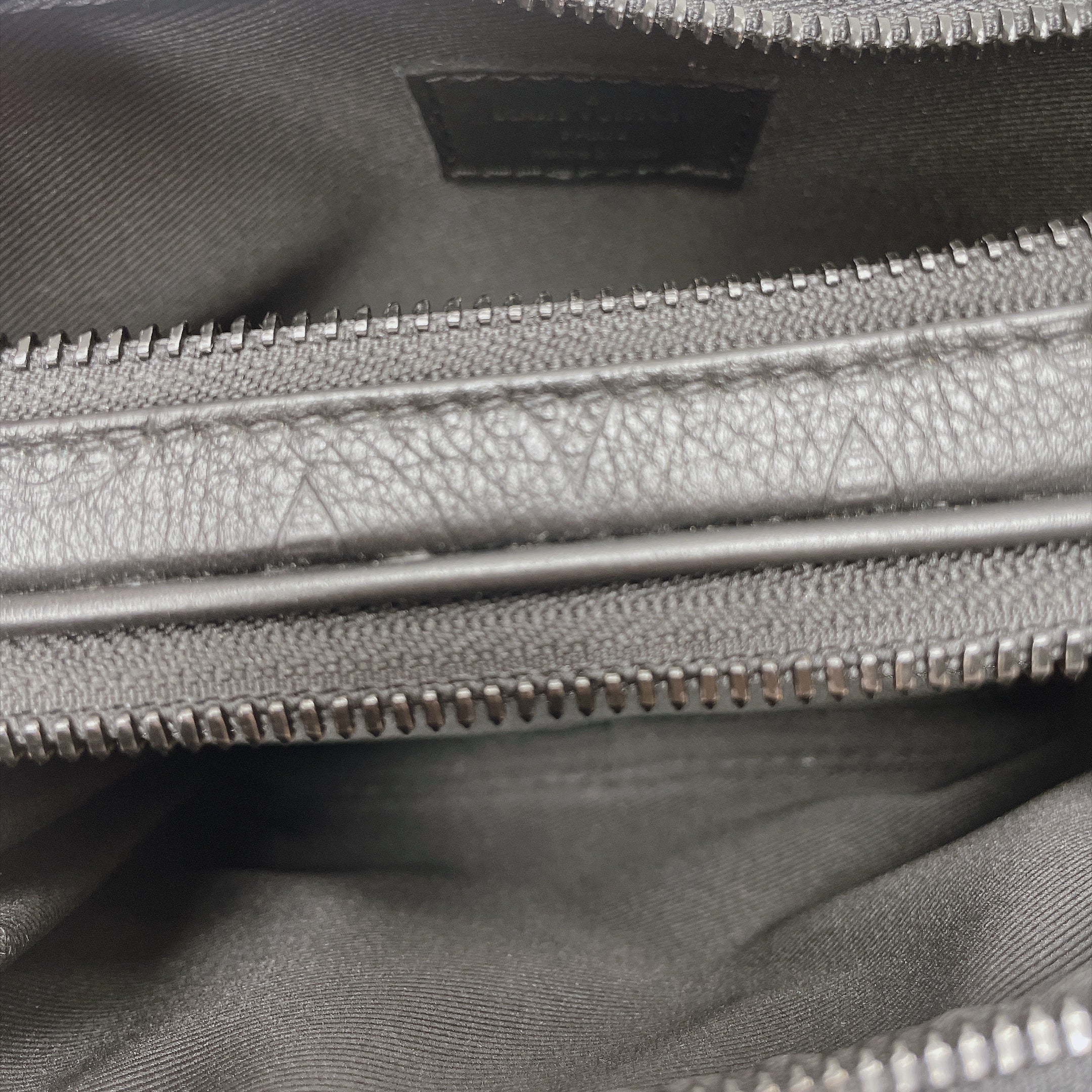 LV ALPHA WEARABLE WALLET