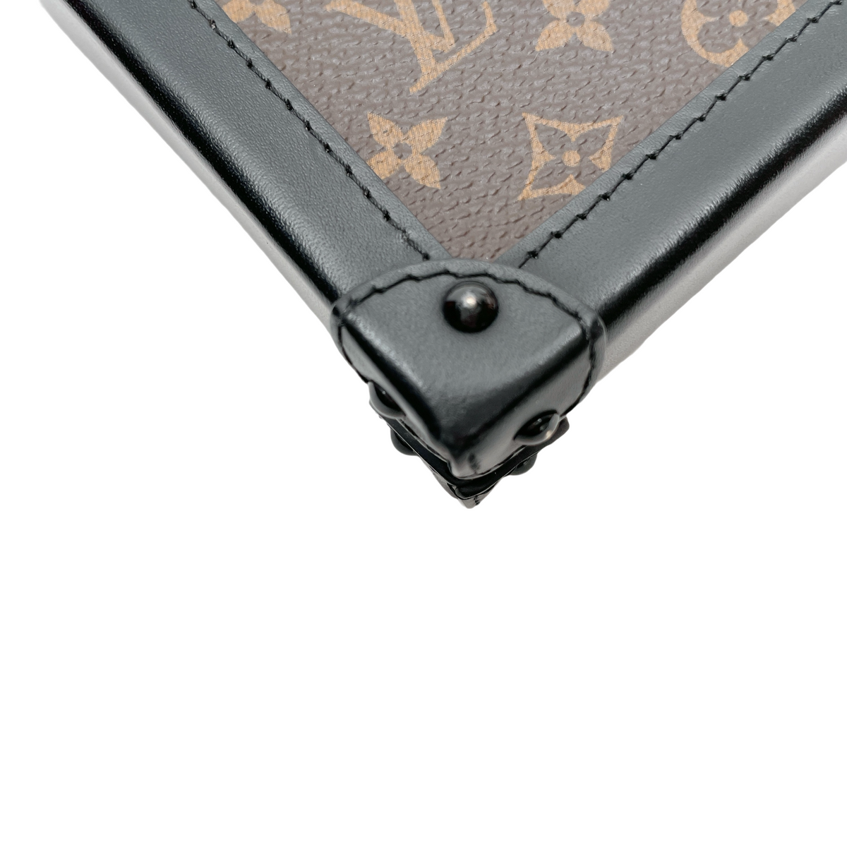 LV POCHETTE TRUNK VERTICALE BOX