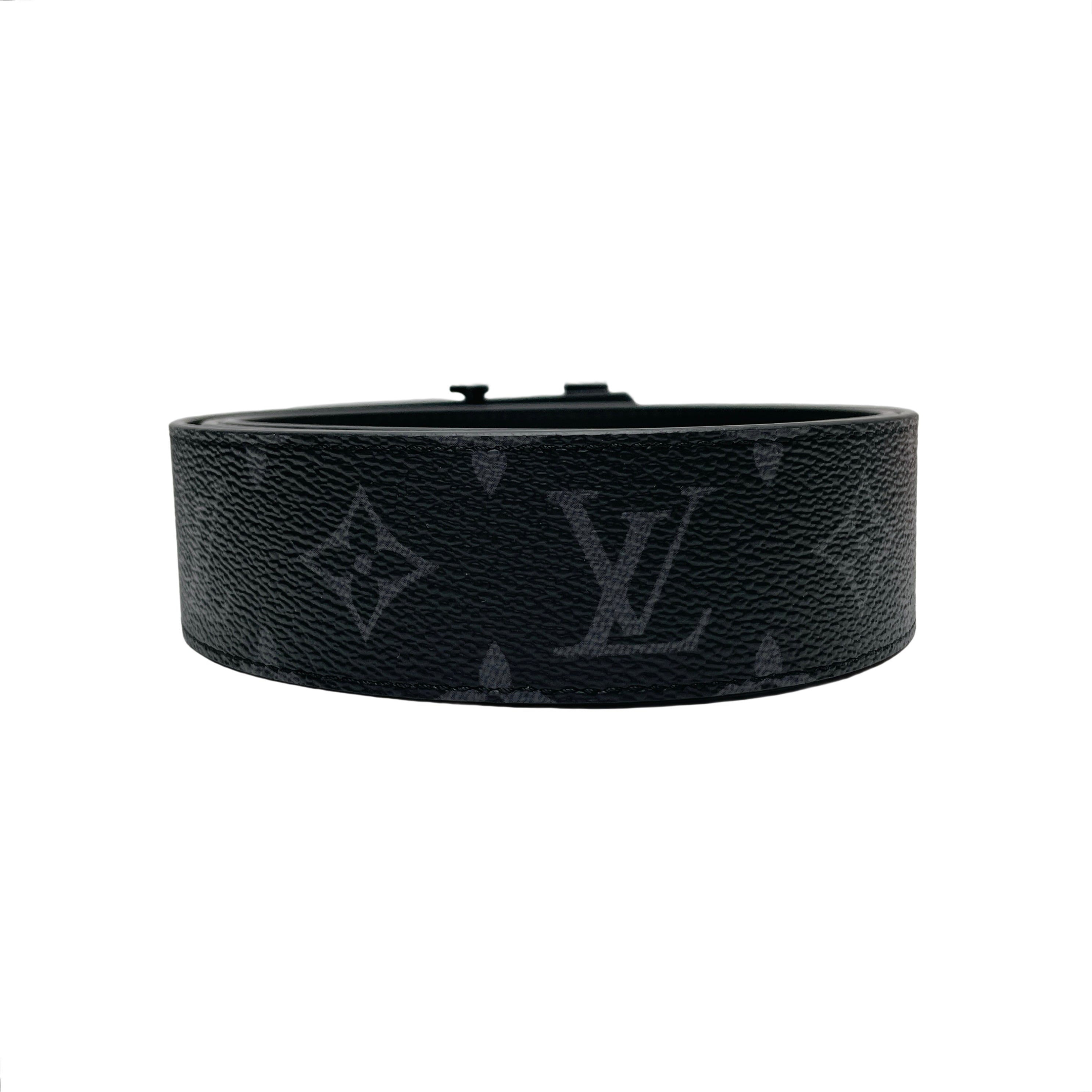 LV INITIALES 40MM MATTE BLACK BELT