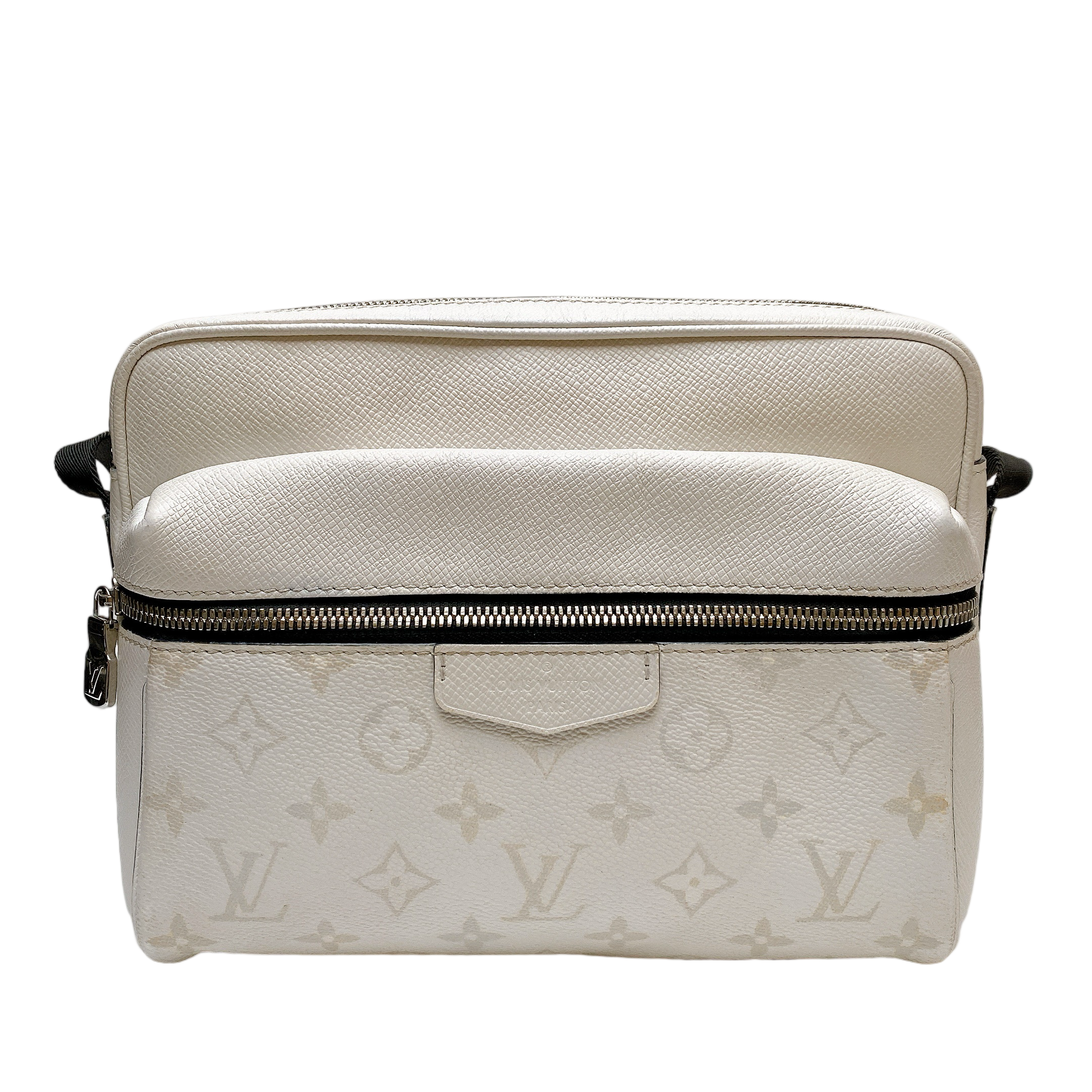 LV OUTDOOR MESSENGER