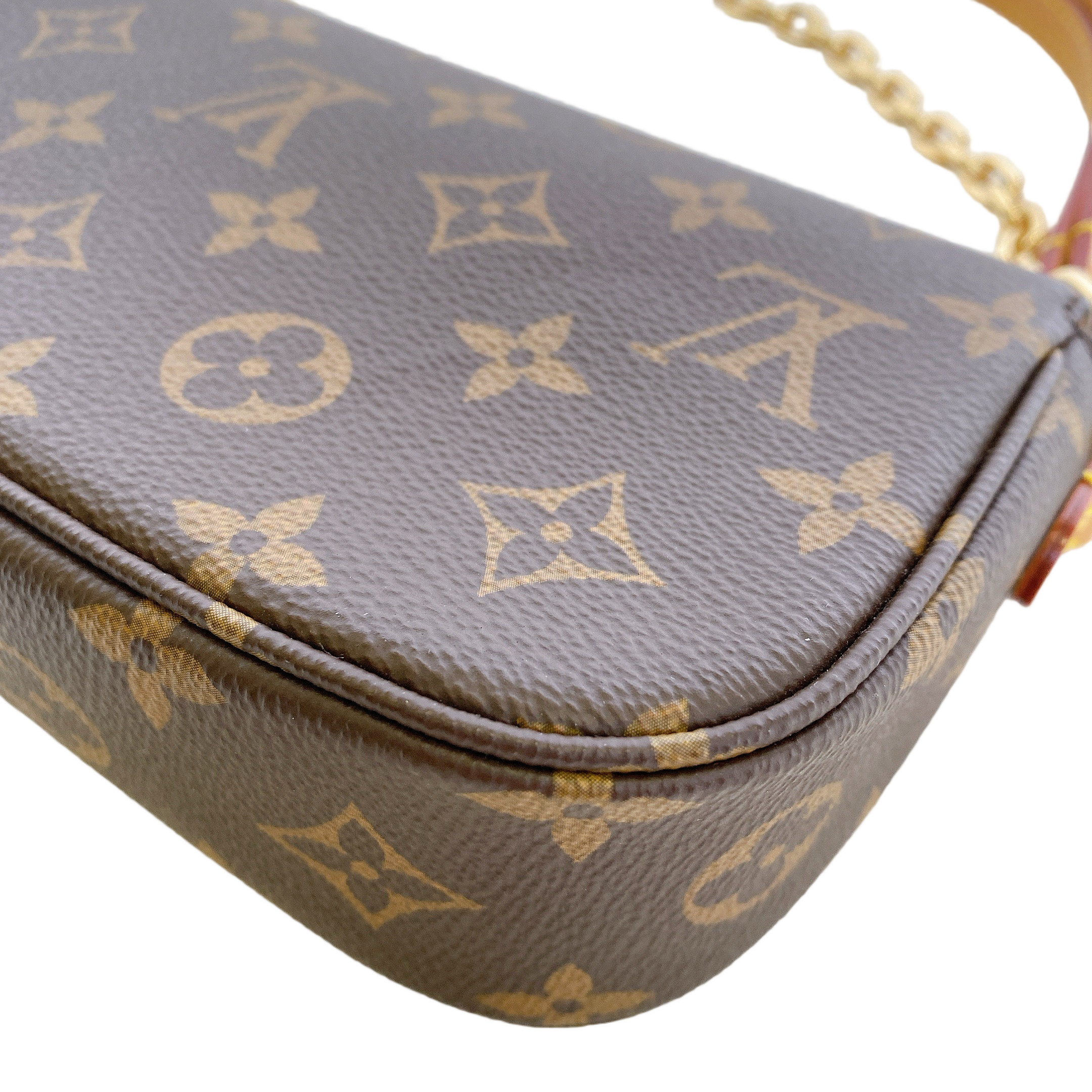 LV IVY WALLET ON CHAIN