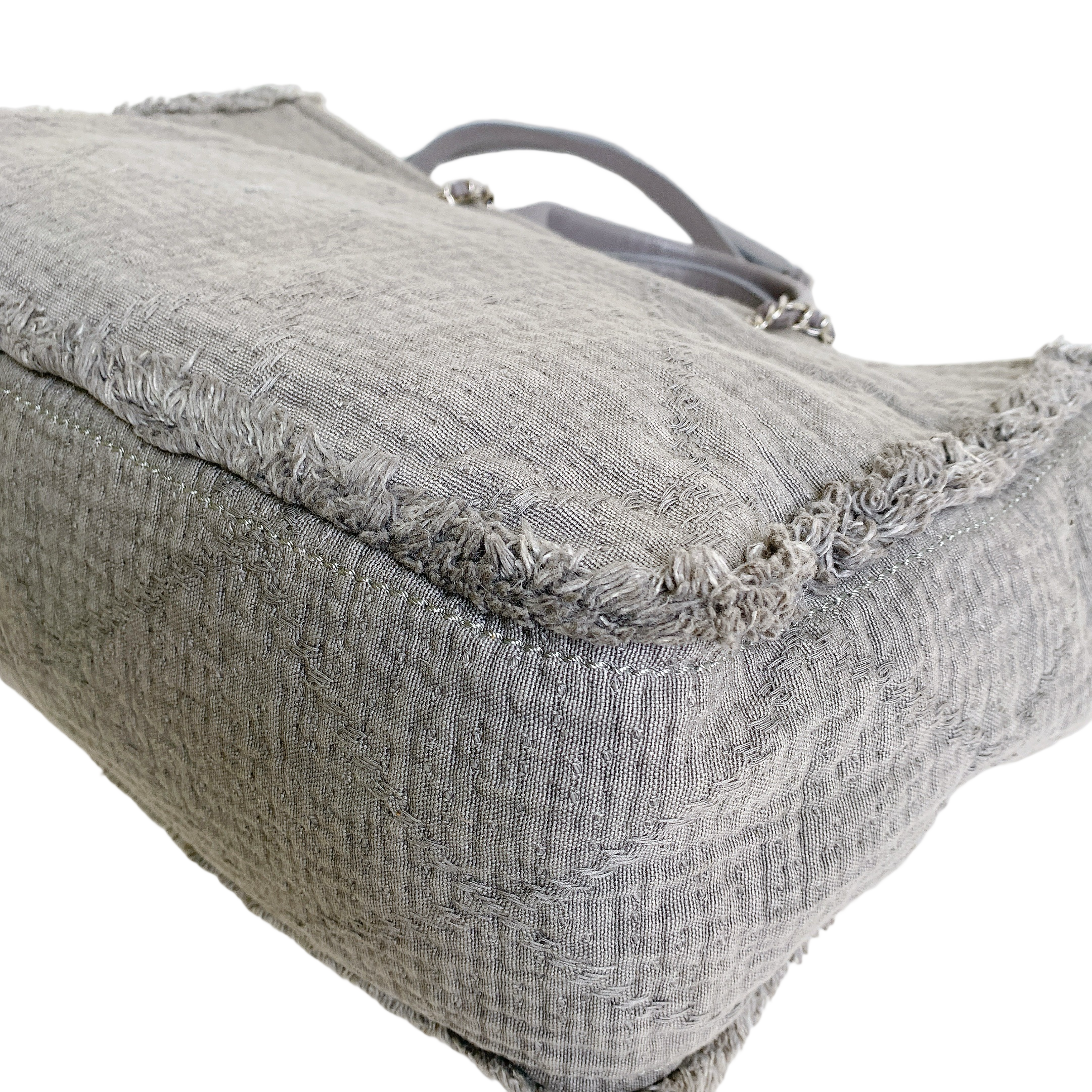 CHANEL DEAVILLE TOTE IN GREY