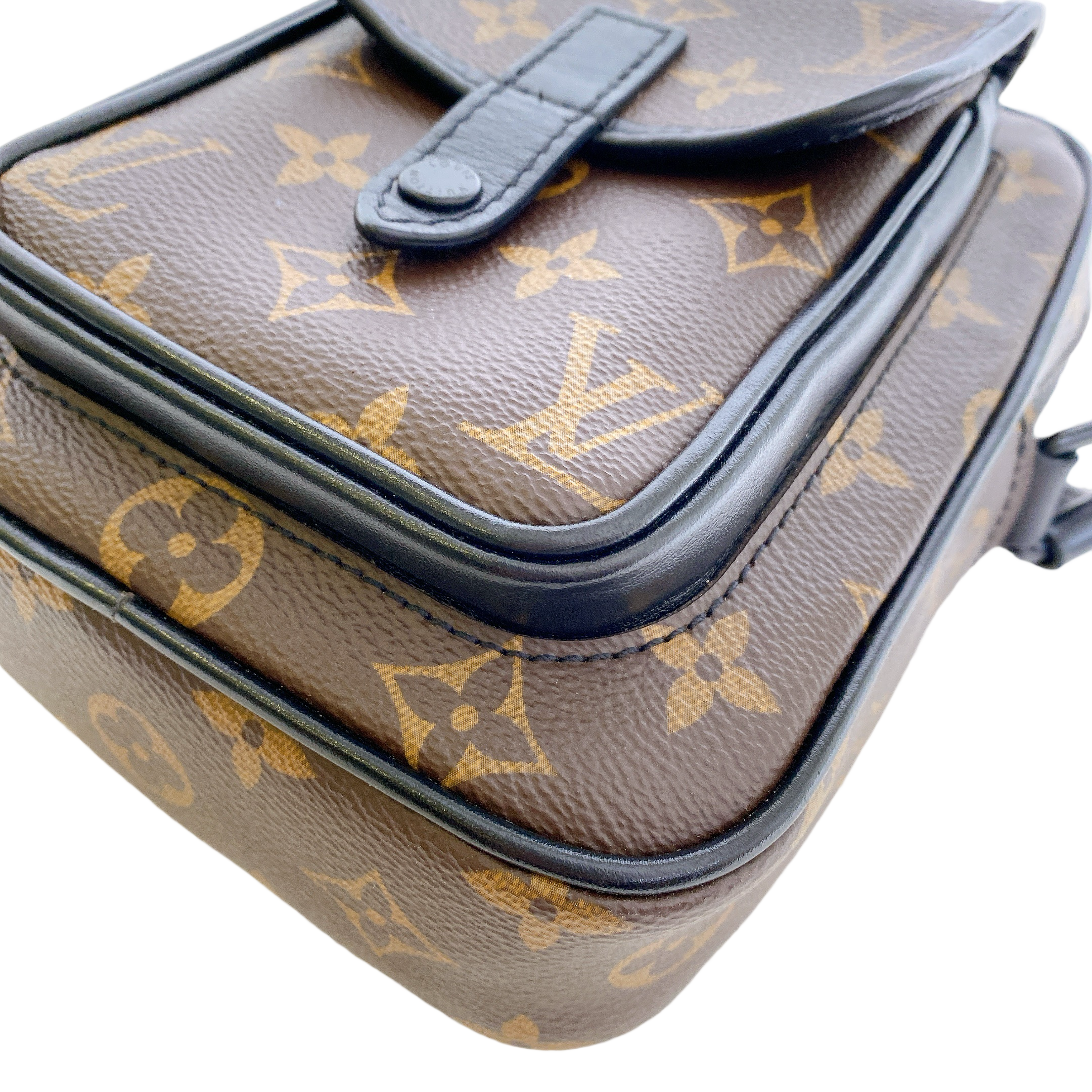 LV CHRISTOPHER WEARABLE