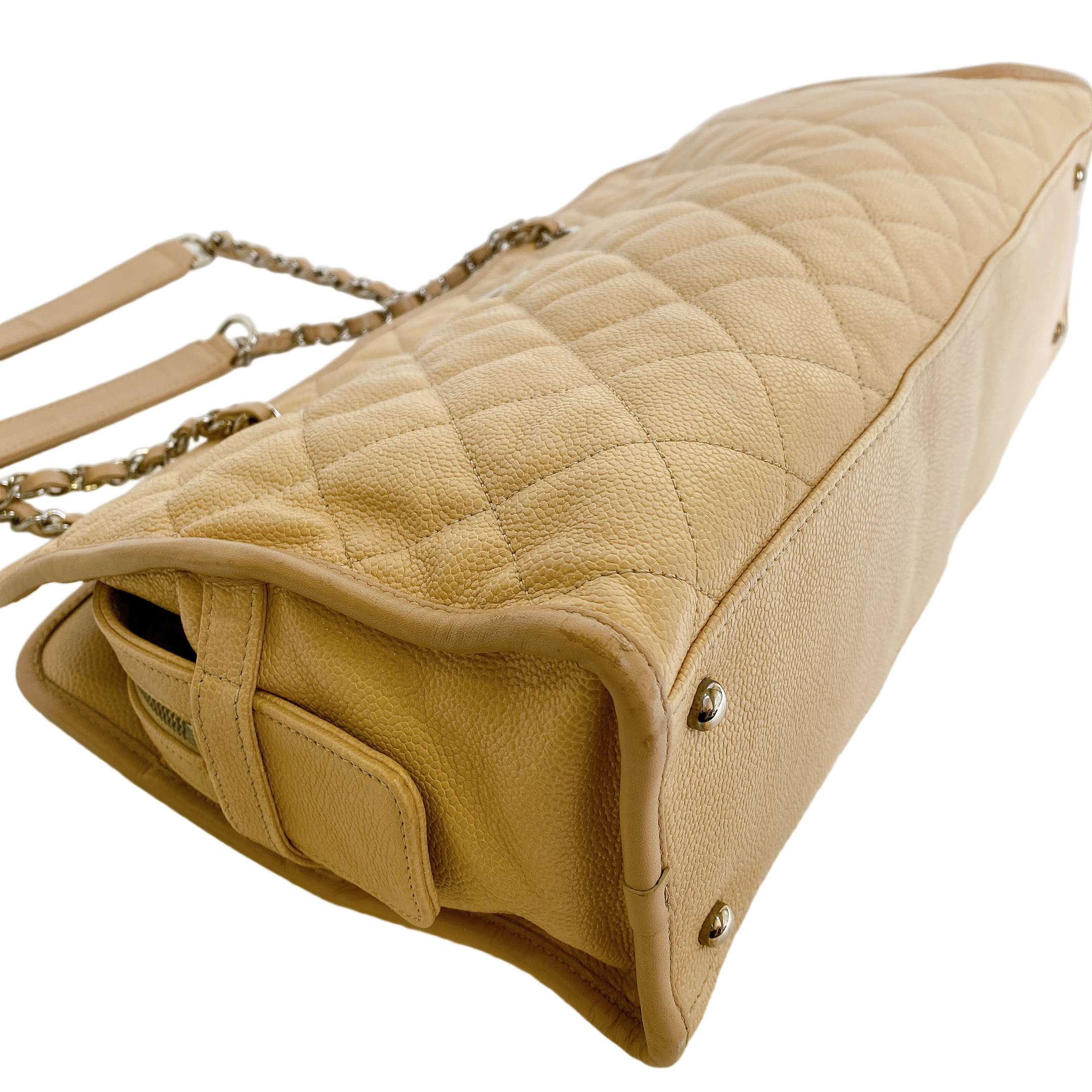 CHANEL TOTE IN BEIGE