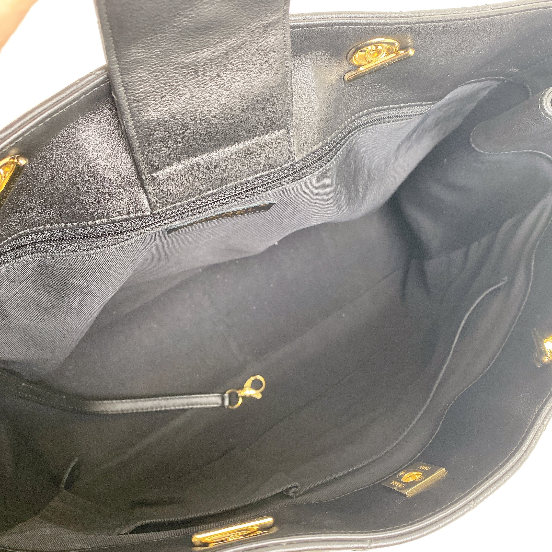 CHANEL SHOPPING TOTE