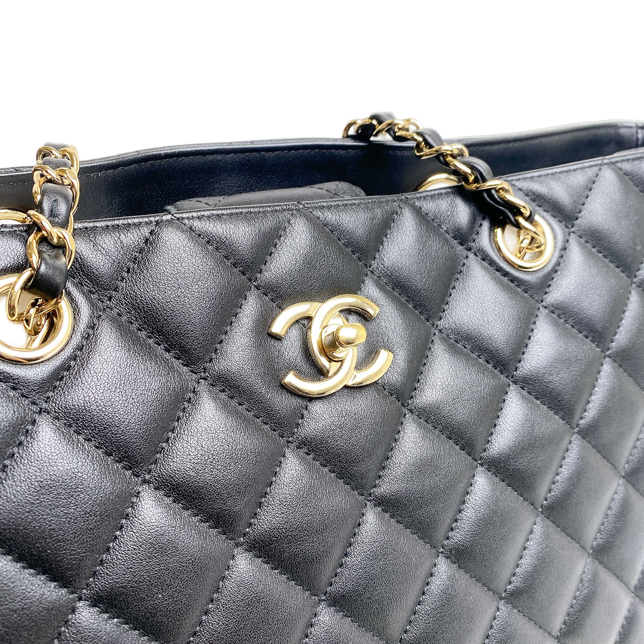 CHANEL SHOPPING TOTE