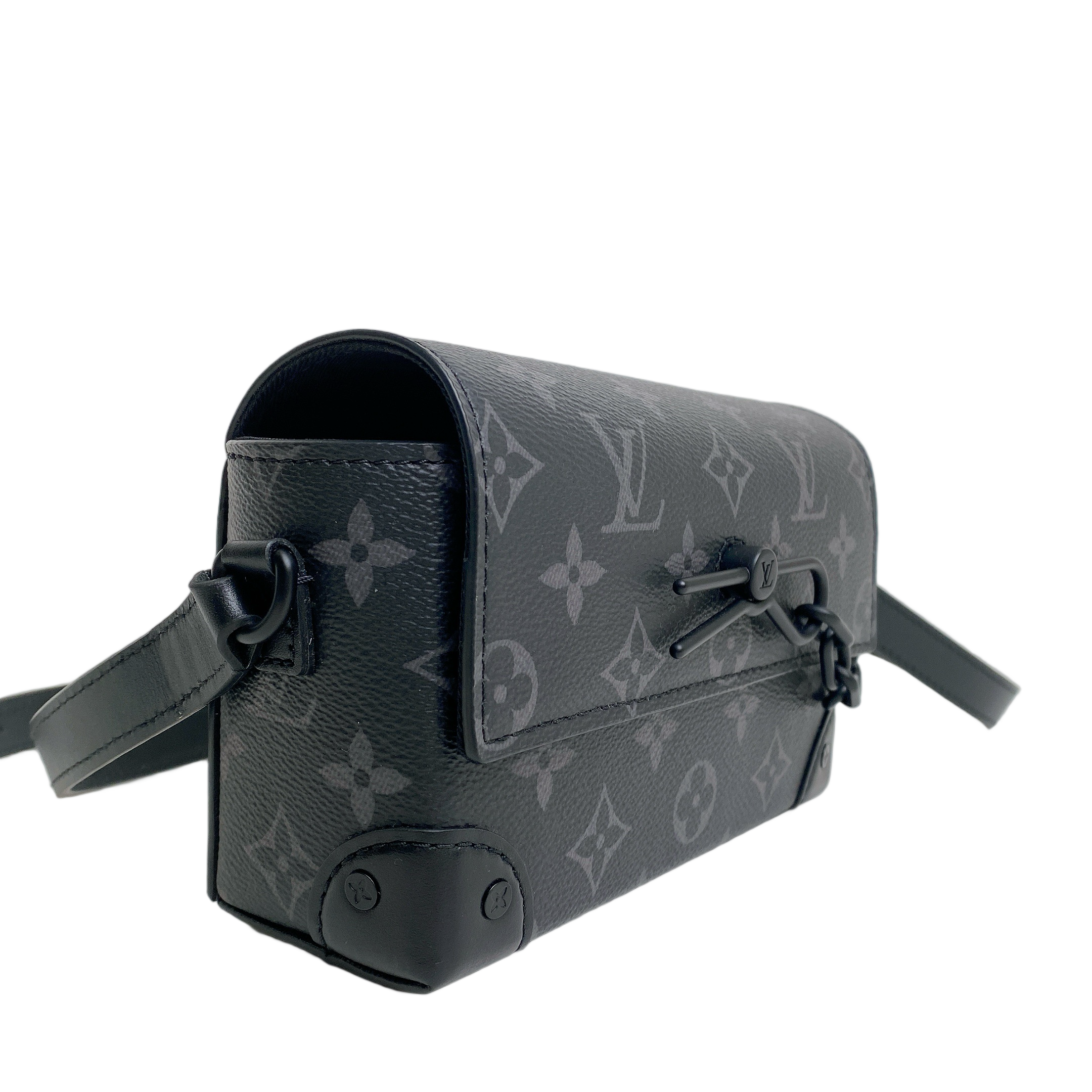 LV STEAMER WEARABLE WALLET IN BLACK