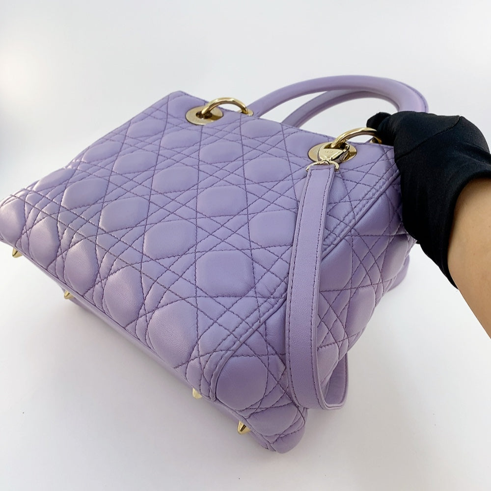 LADY DIOR IN PURPLE