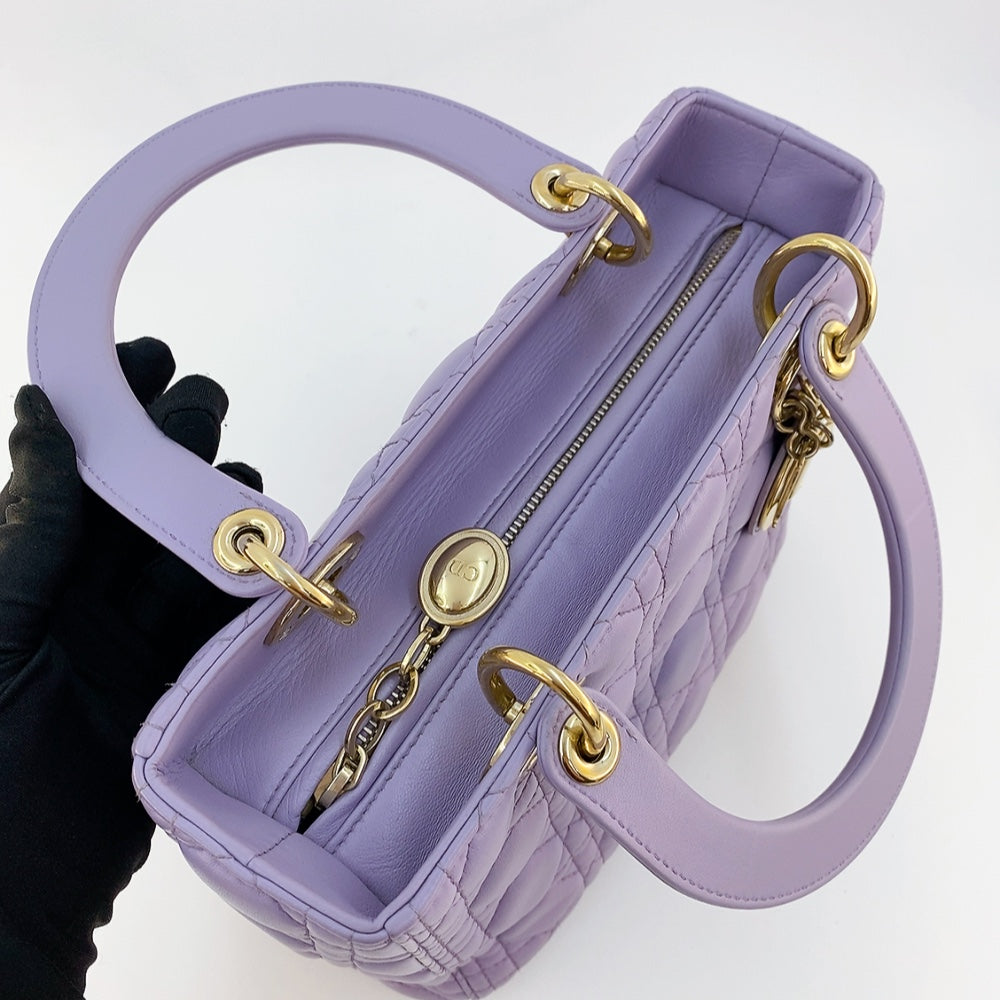 LADY DIOR IN PURPLE