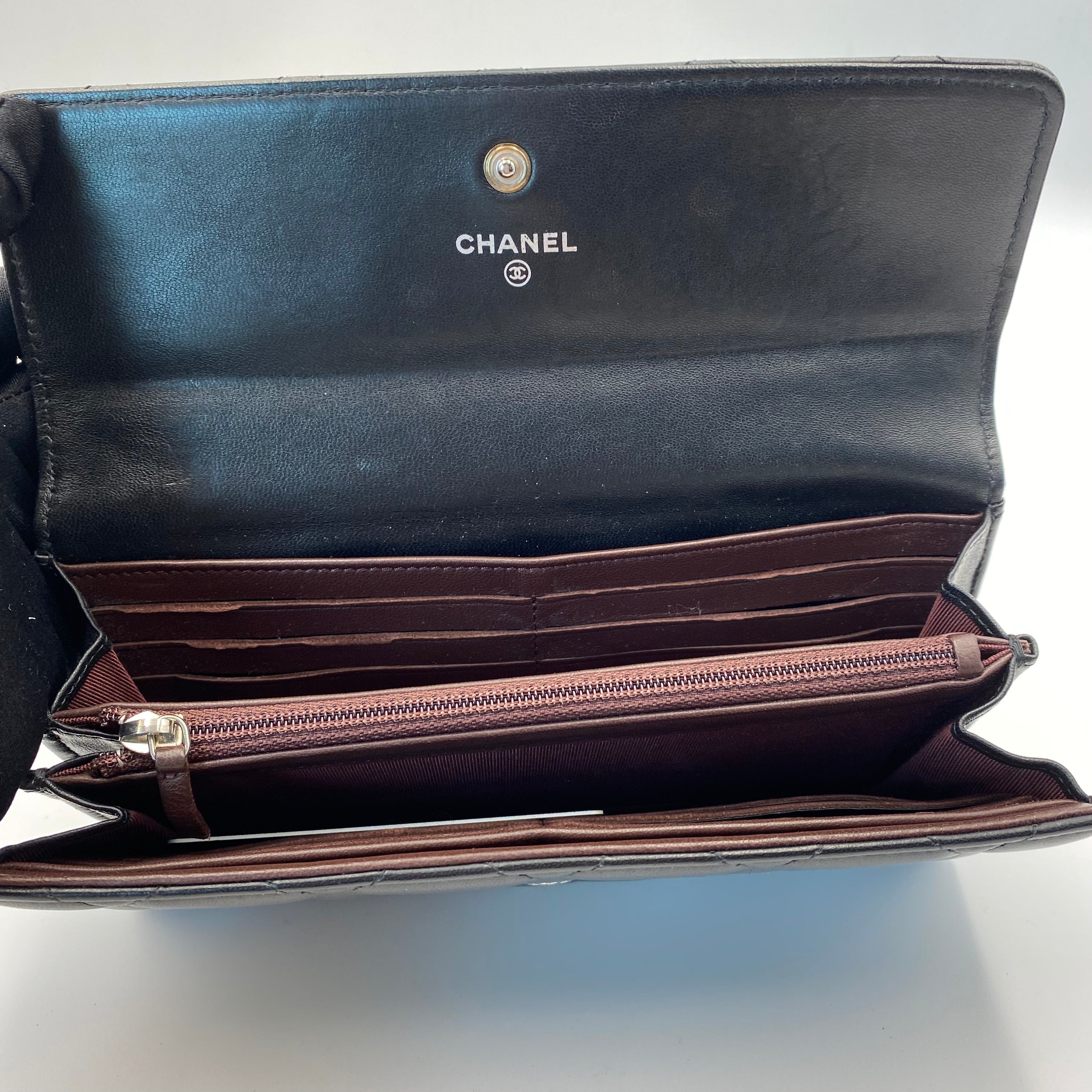 CHANEL WALLET IN BLACK