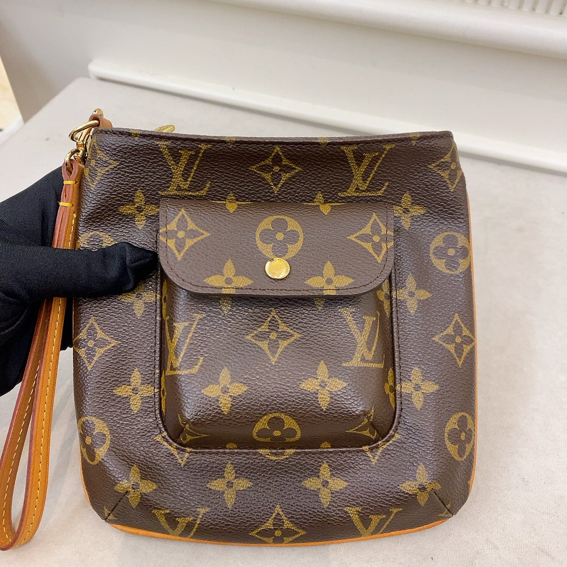 LV Monogram Partition