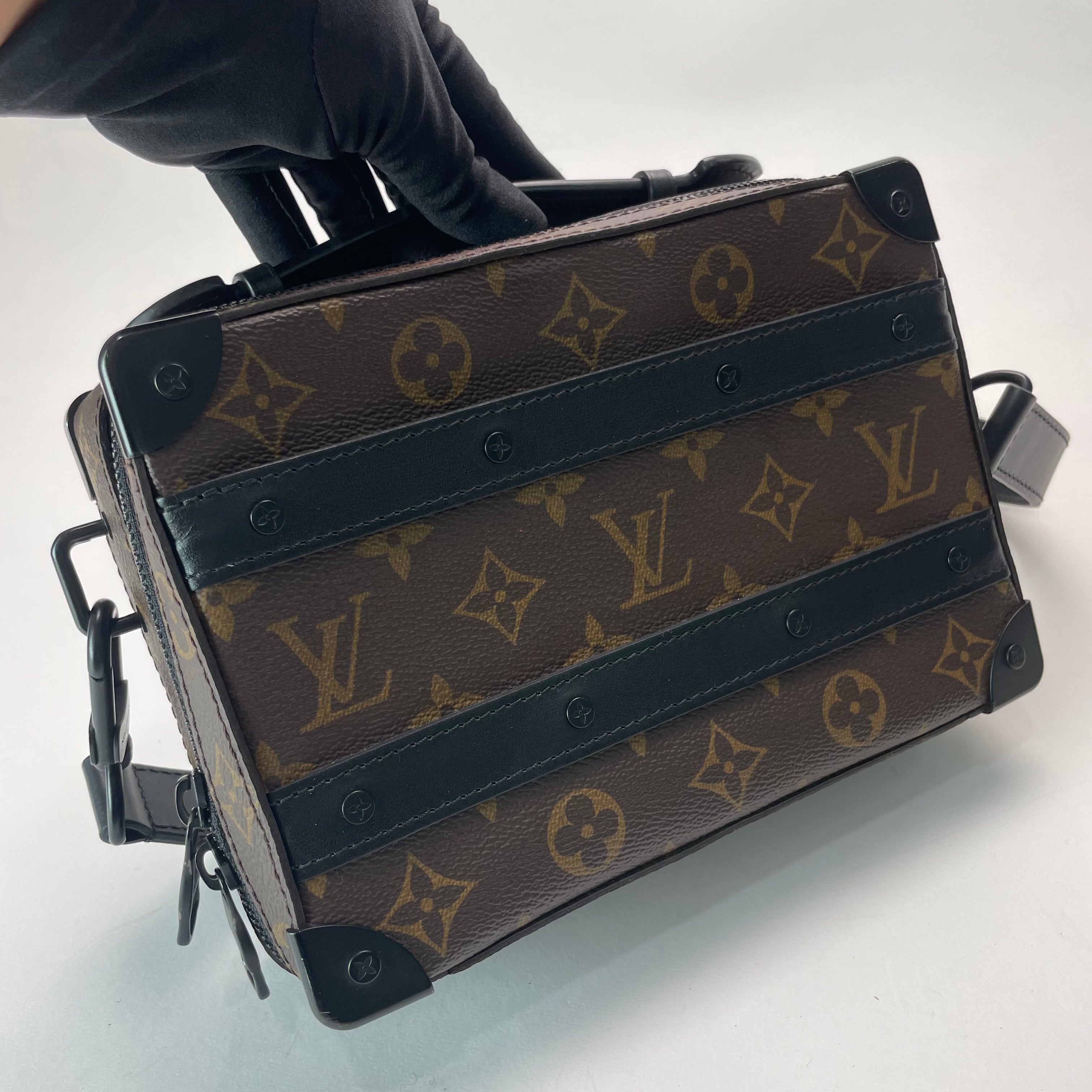 LV HANDLE SOFT TRUNK